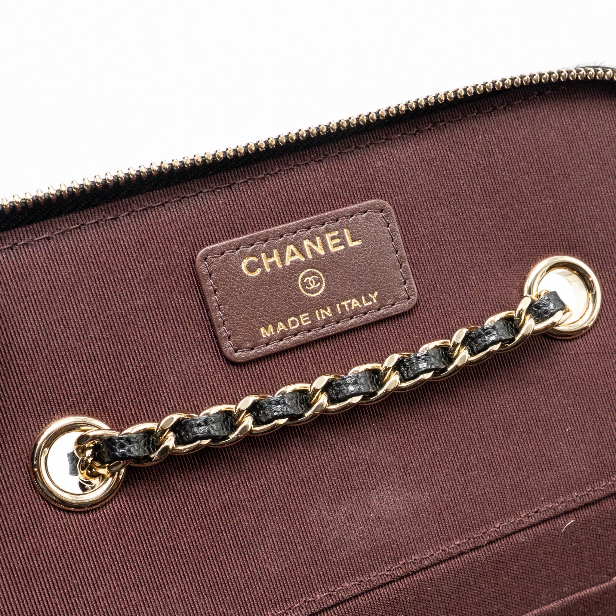 chanel-long-vanity-case-caviar-black-lghw-2