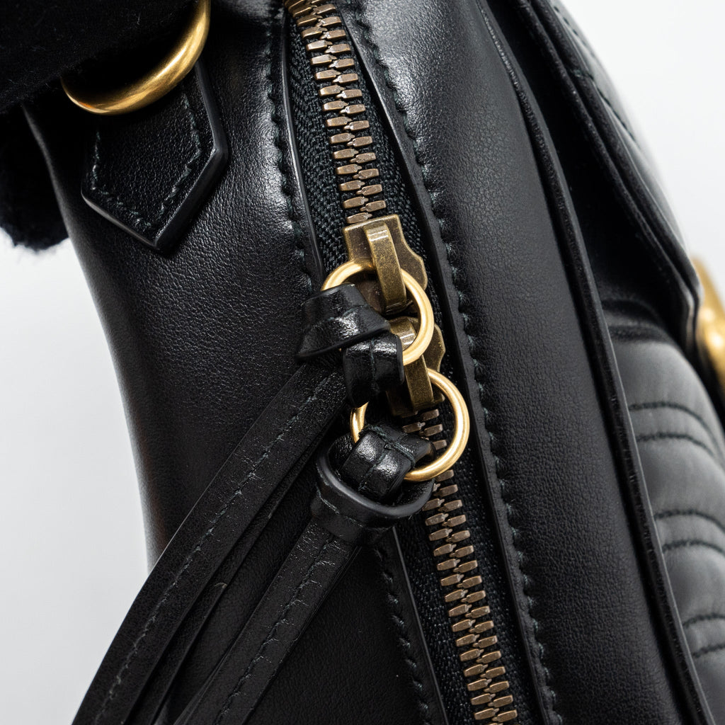 gucci-gg-marmont-matelasse-shoulder-bag-calfskin-black-ghw