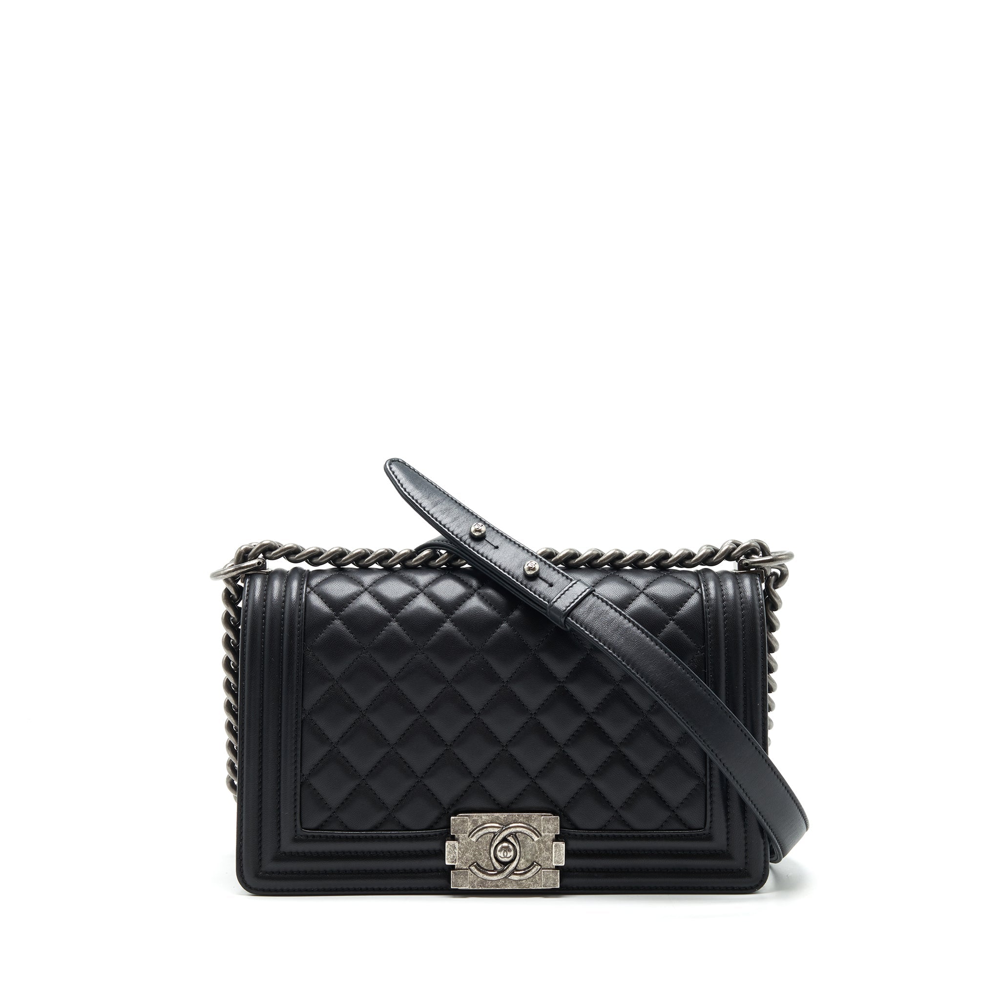 chanel-medium-boy-black-lambskin-ruthenium-hardware