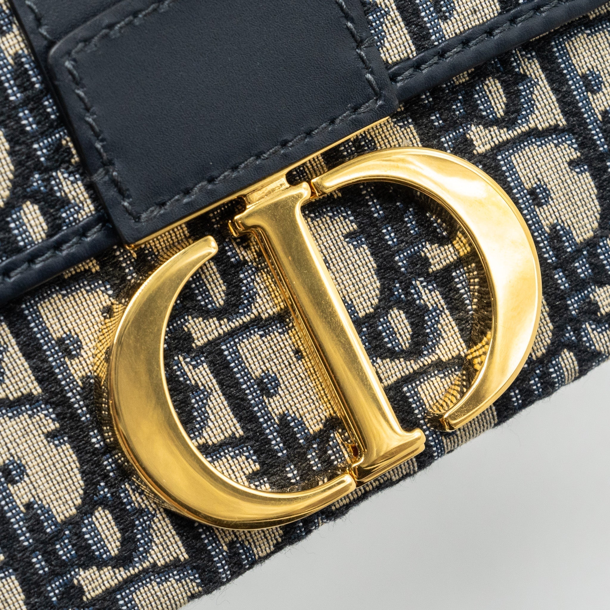 dior-30-montaigne-box-blue-oblique-jacquard-ghw