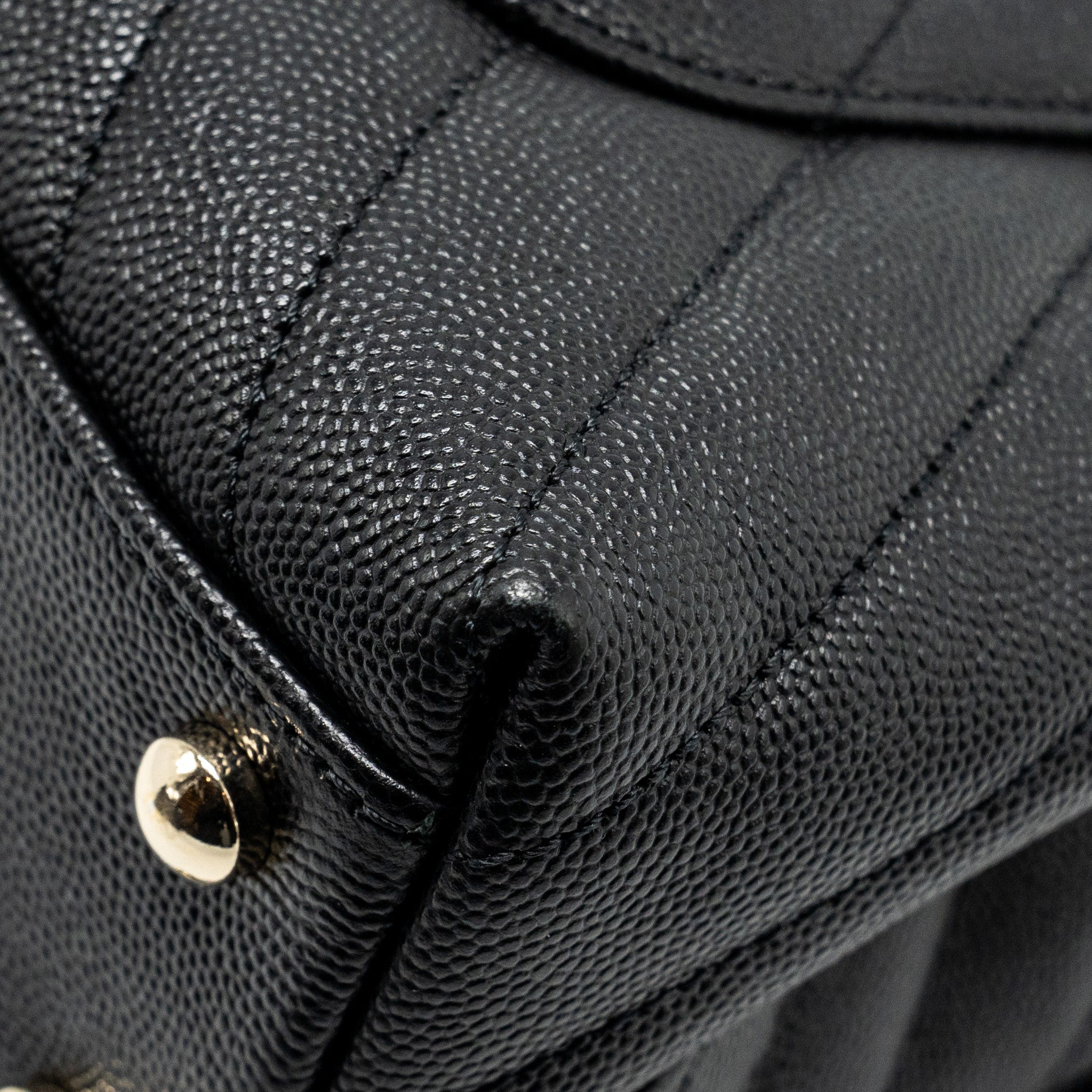 chanel-small-coco-handle-chevron-caviar-black-lghw-1