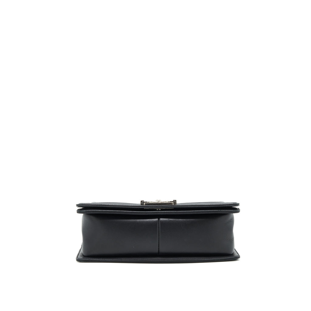 chanel-medium-boy-black-lambskin-ruthenium-hardware