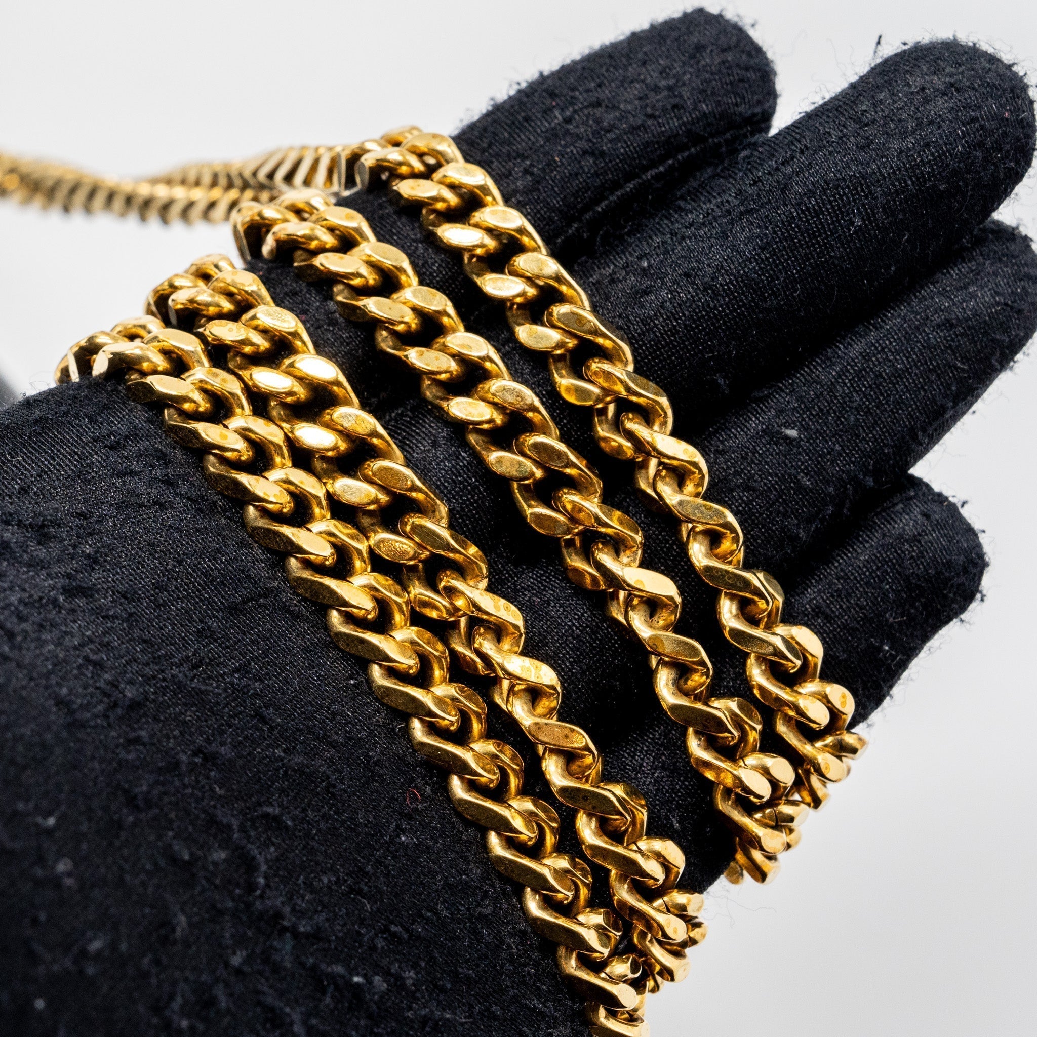 saint-laurent-flap-chain-bag-lambskin-black-ghw