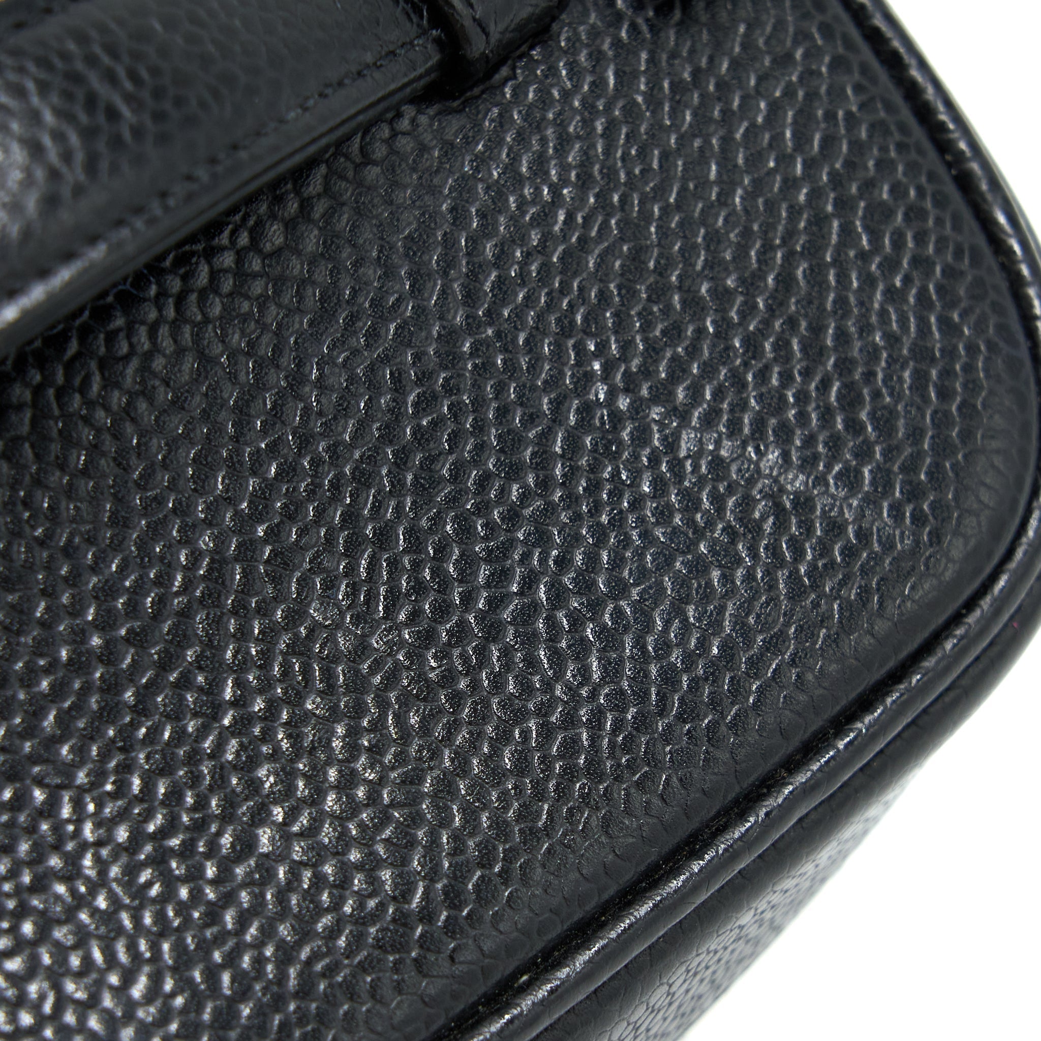 chanel-vintage-vanity-case-with-chain-caviar-black-ghw