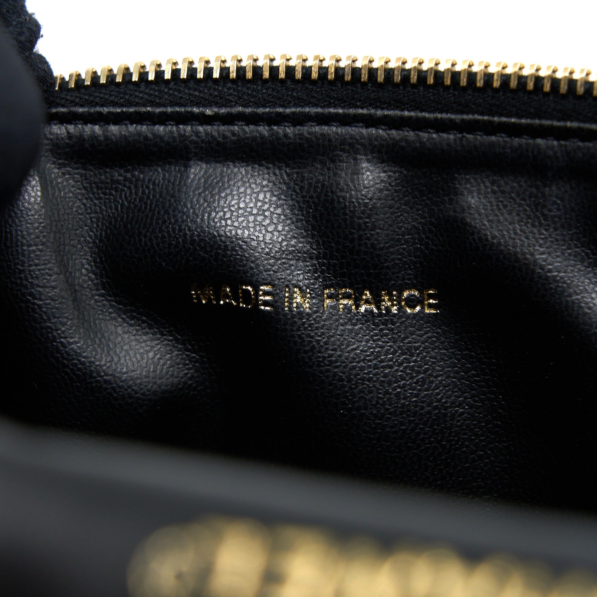 chanel-vintage-vanity-case-with-chain-caviar-black-ghw
