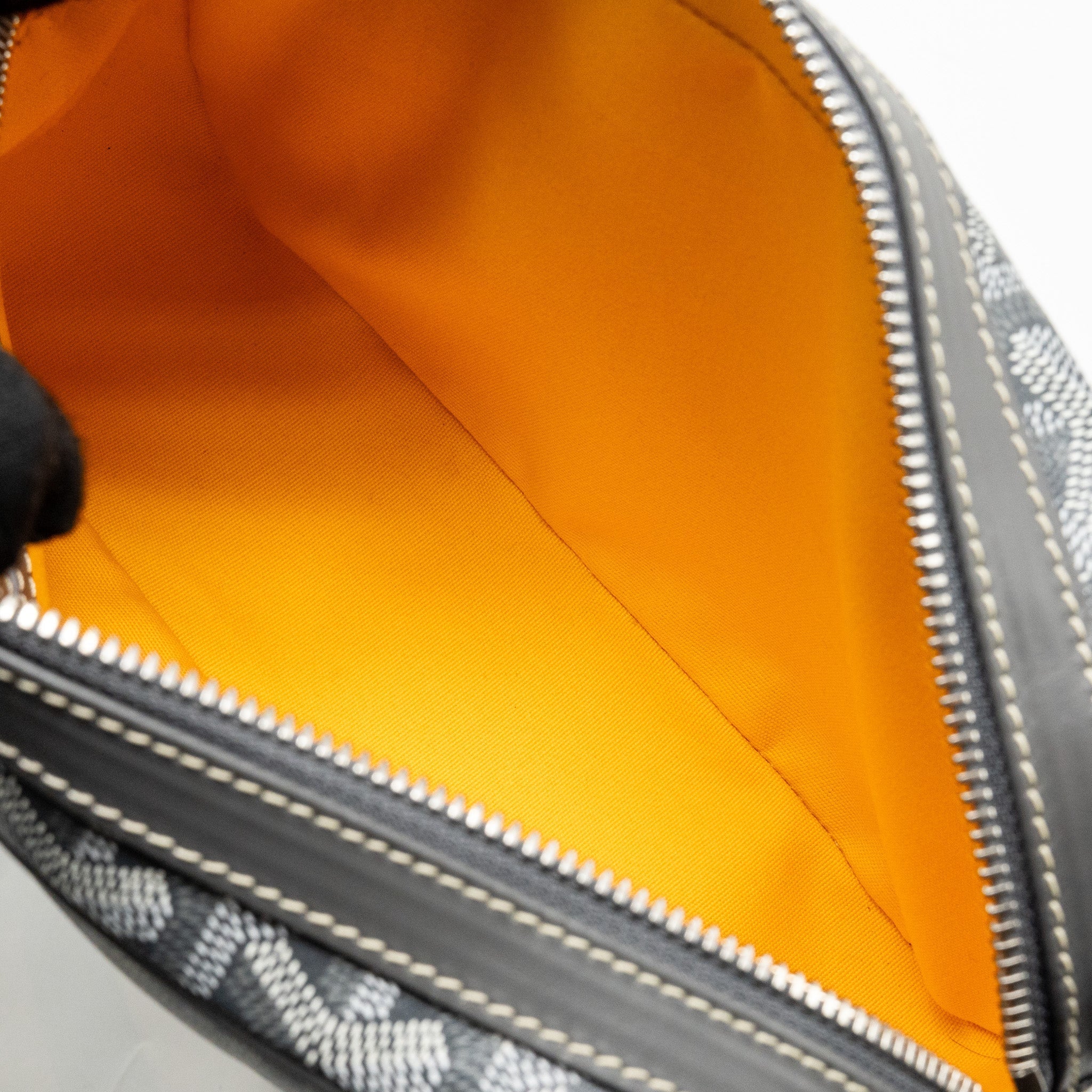 goyard-cap-vert-pm-crossbody-bag-goyardine-canvas-grey-shw