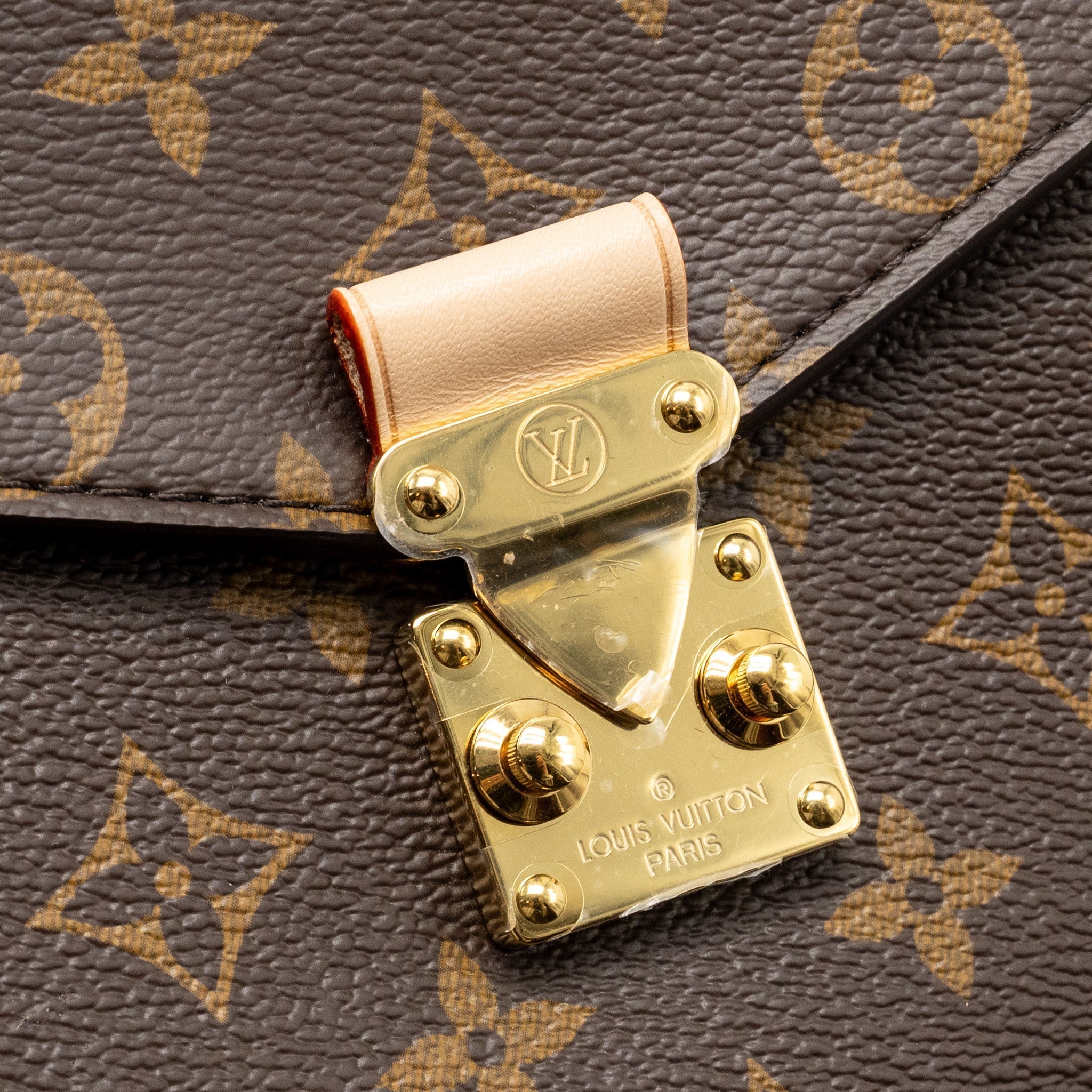louis-vuitton-pochette-metis-monogram-canvas-ghw-34