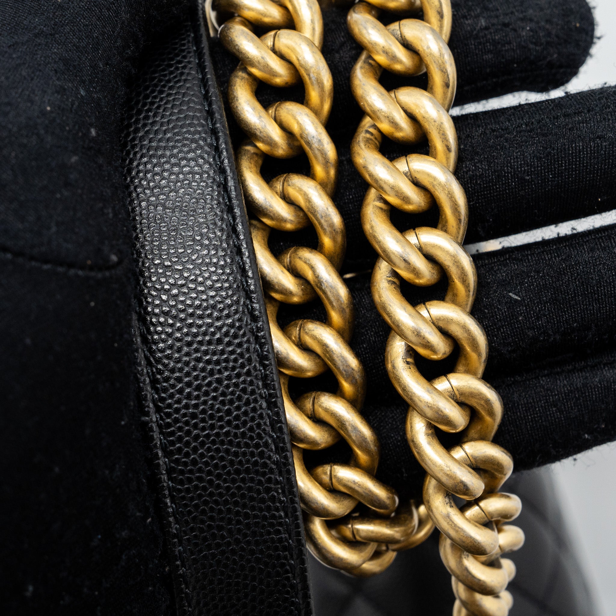 chanel-medium-boy-bag-lambskin-green-ghw