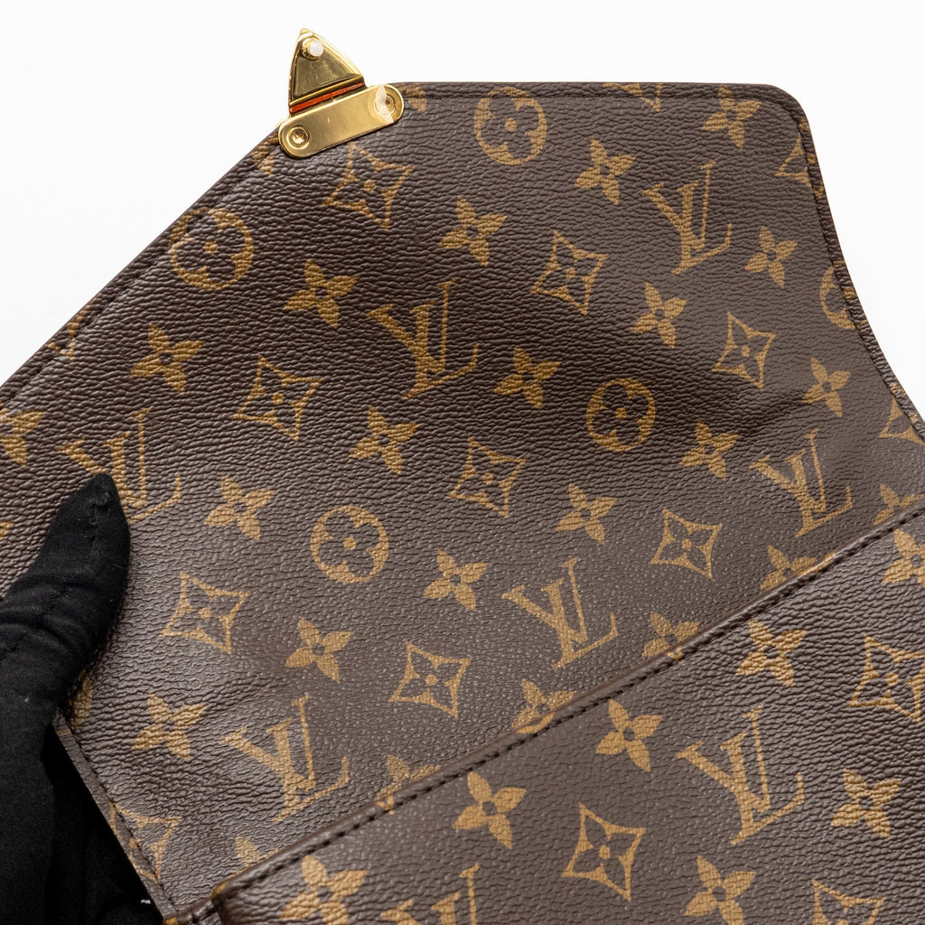 louis-vuitton-pochette-metis-monogram-canvas-ghw-34