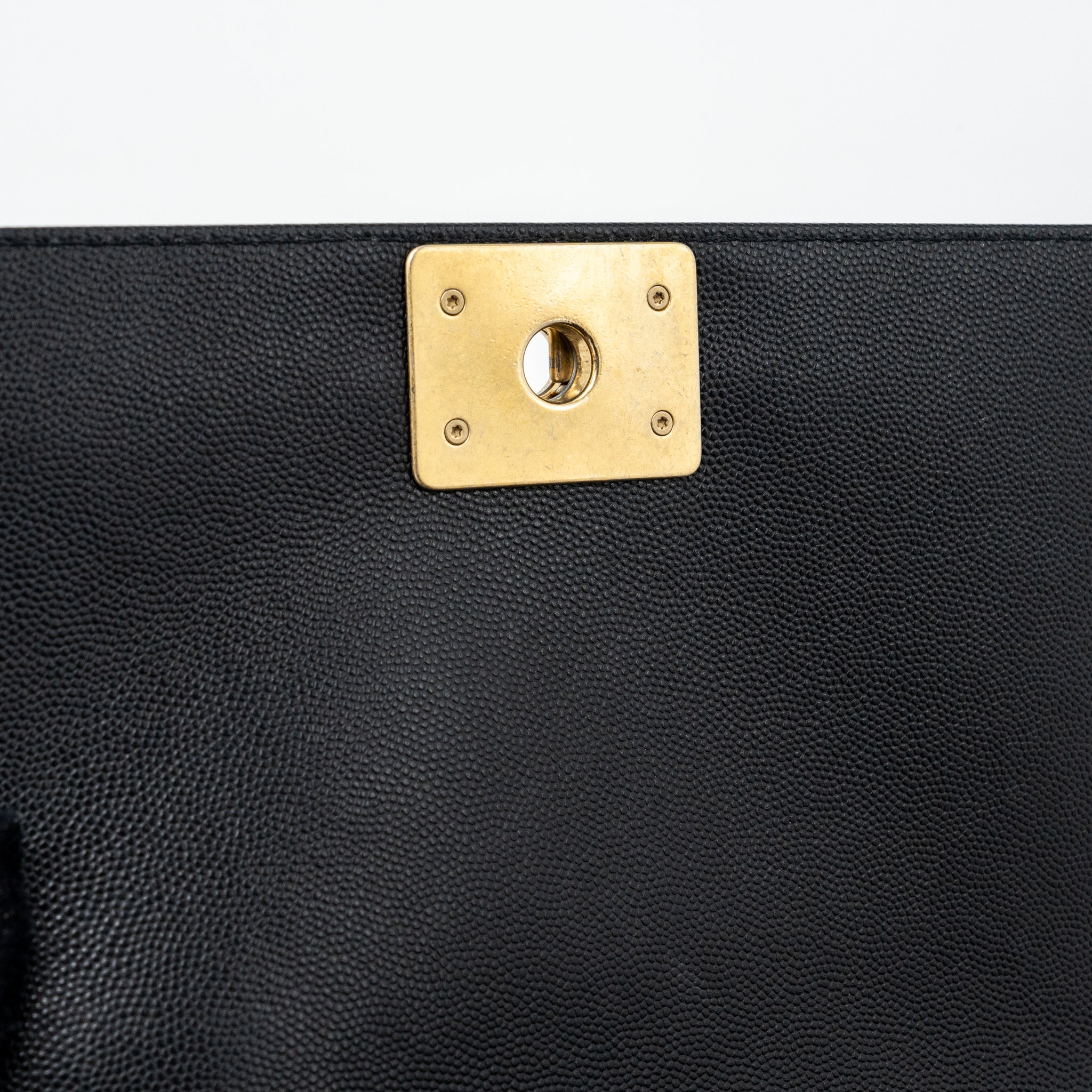 chanel-medium-boy-bag-lambskin-green-ghw