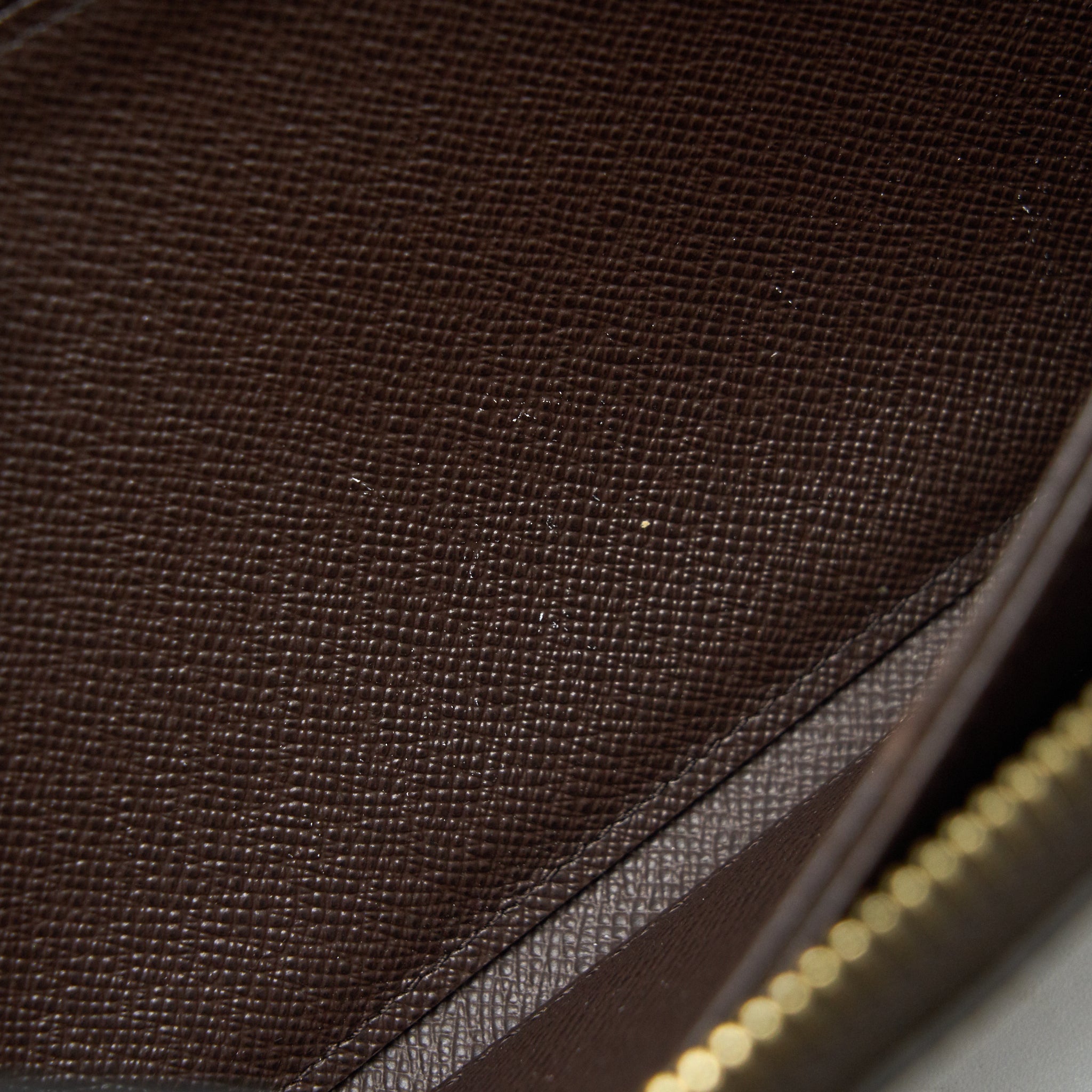 louis-vuitton-zippy-wallet-in-damier-ebene