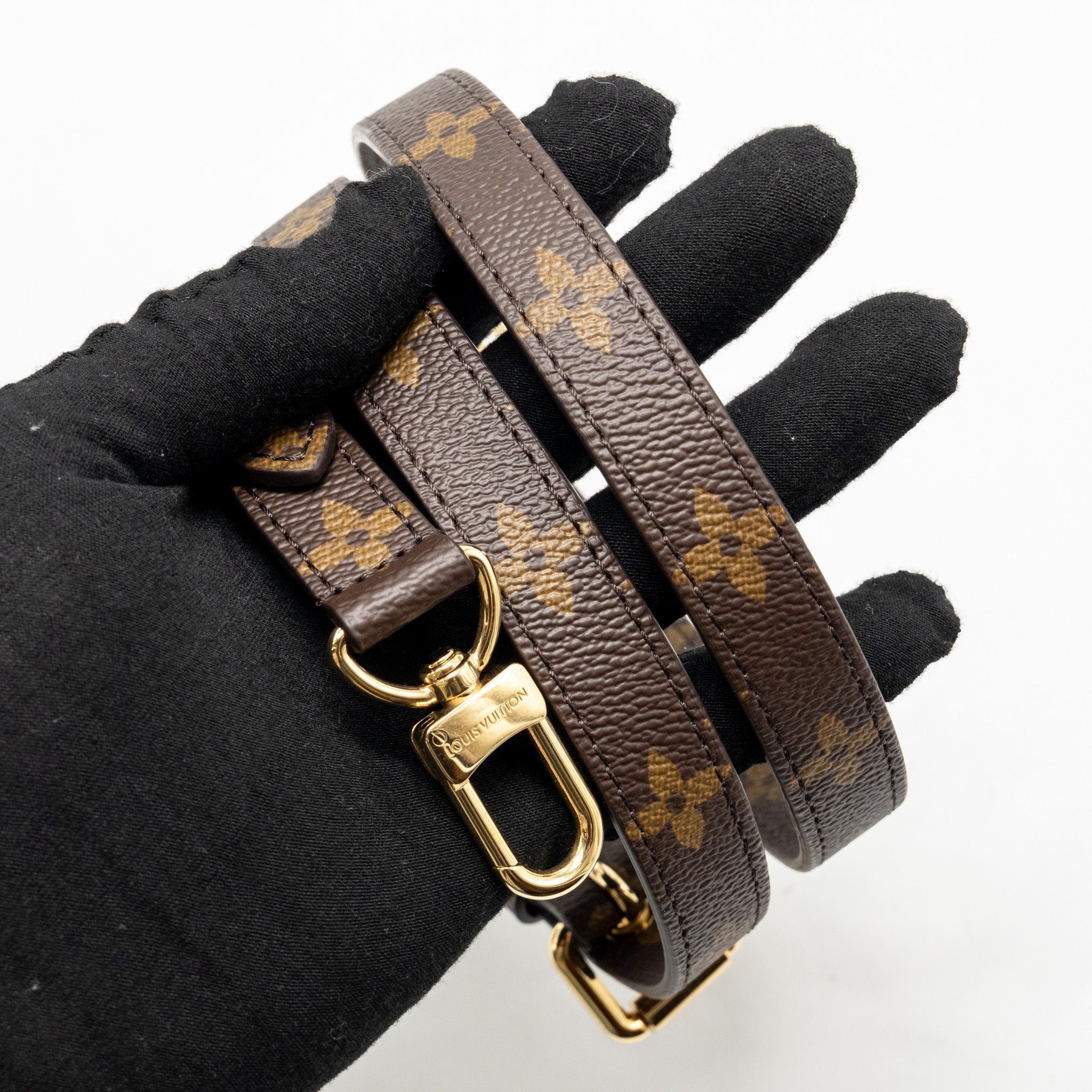 louis-vuitton-pochette-metis-monogram-canvas-ghw-34