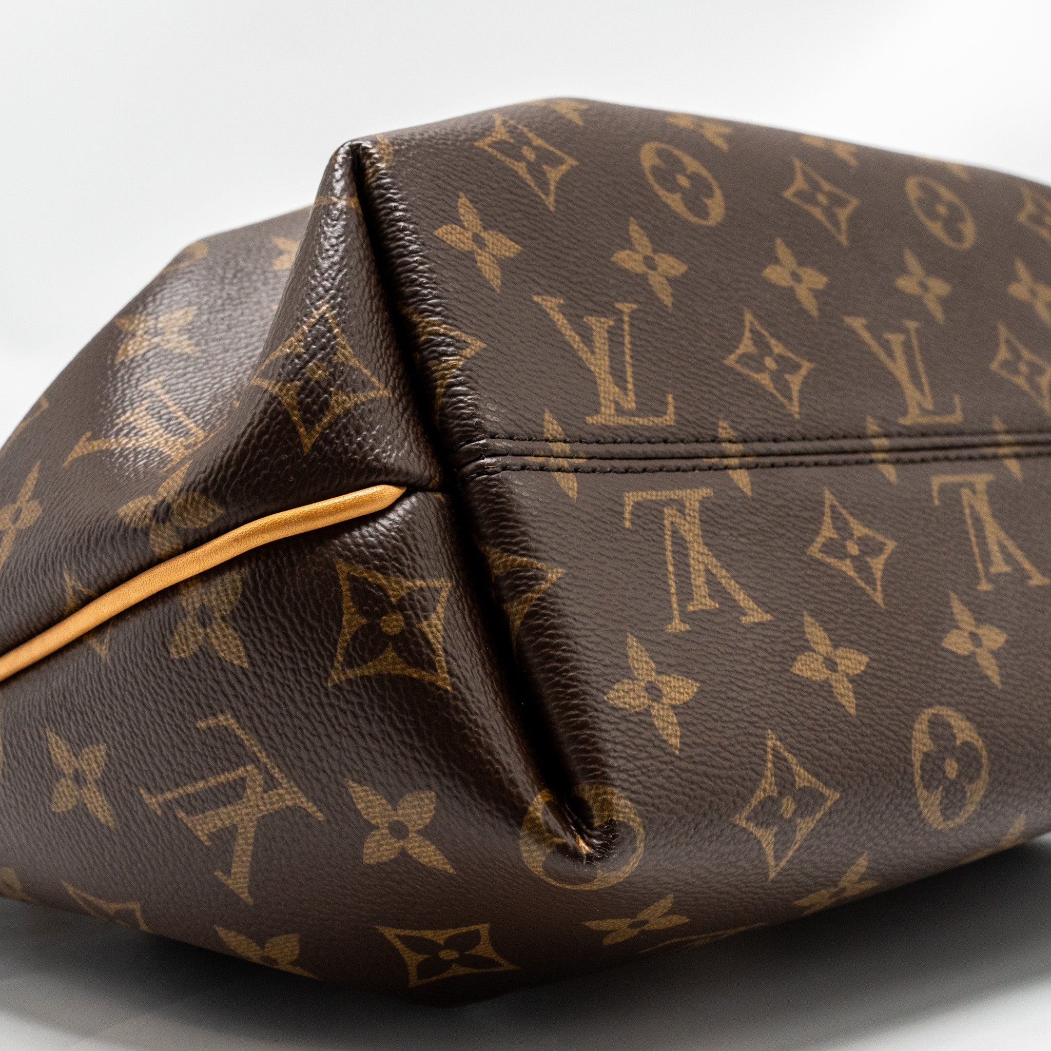 louis-vuitton-turenne-pm-bag-monogram-canvas-ghw