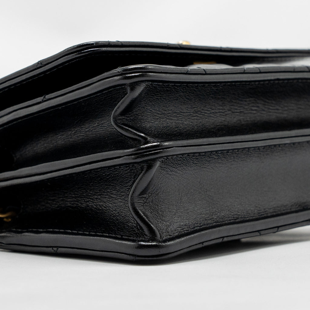 chanel-top-handle-mini-wallet-on-chain-calfskin-black-ghwmicrochip