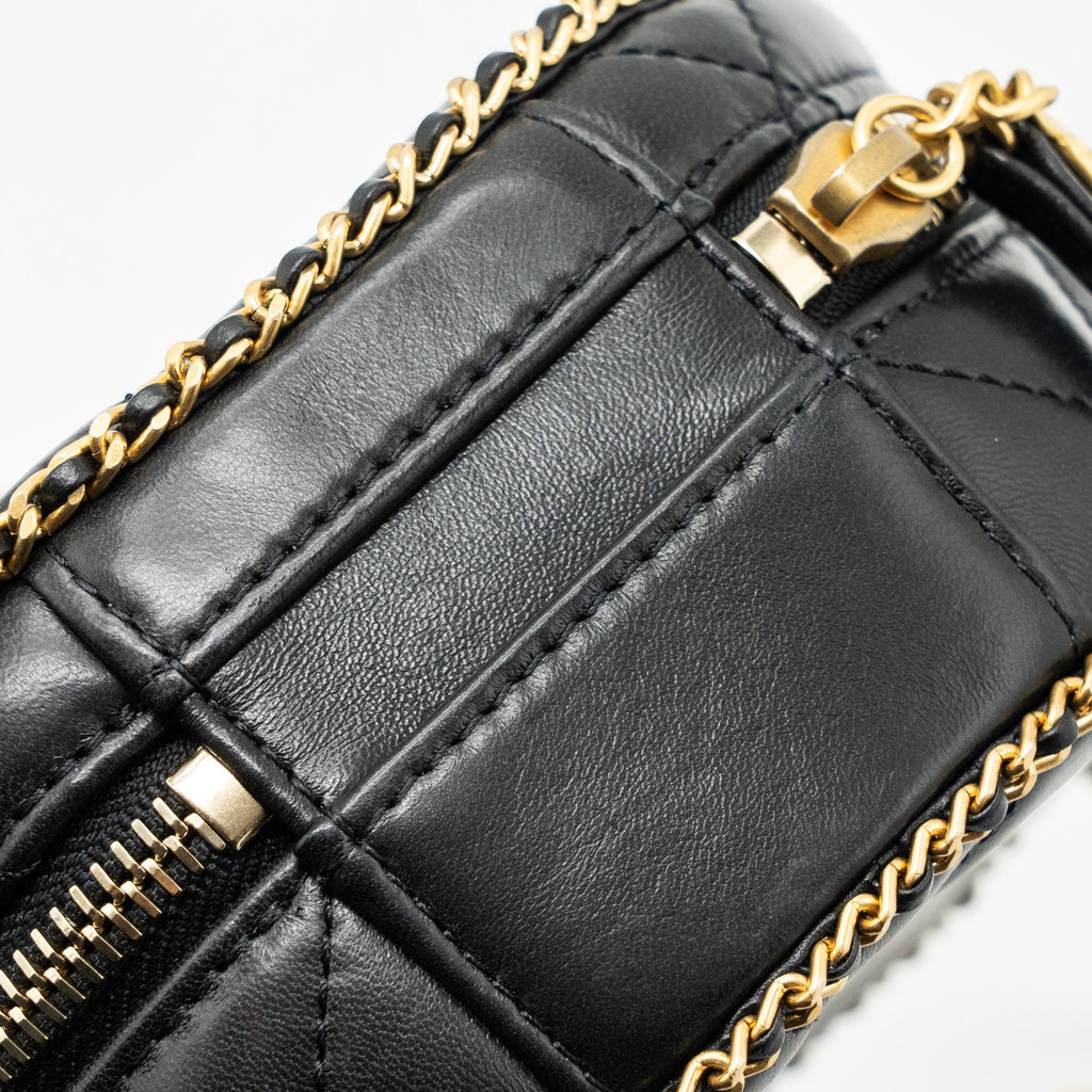 chanel-round-vanity-with-chain-lambskin-black-ghw-microchip