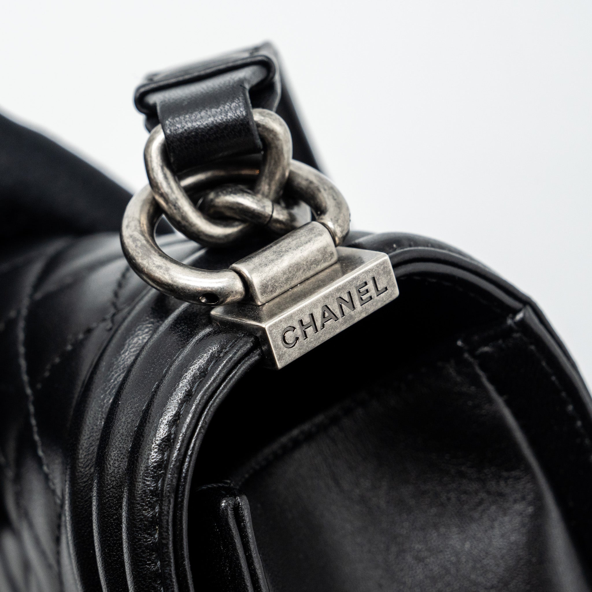 chanel-new-medium-boy-bag-lambskin-black-ruthenium-hardware