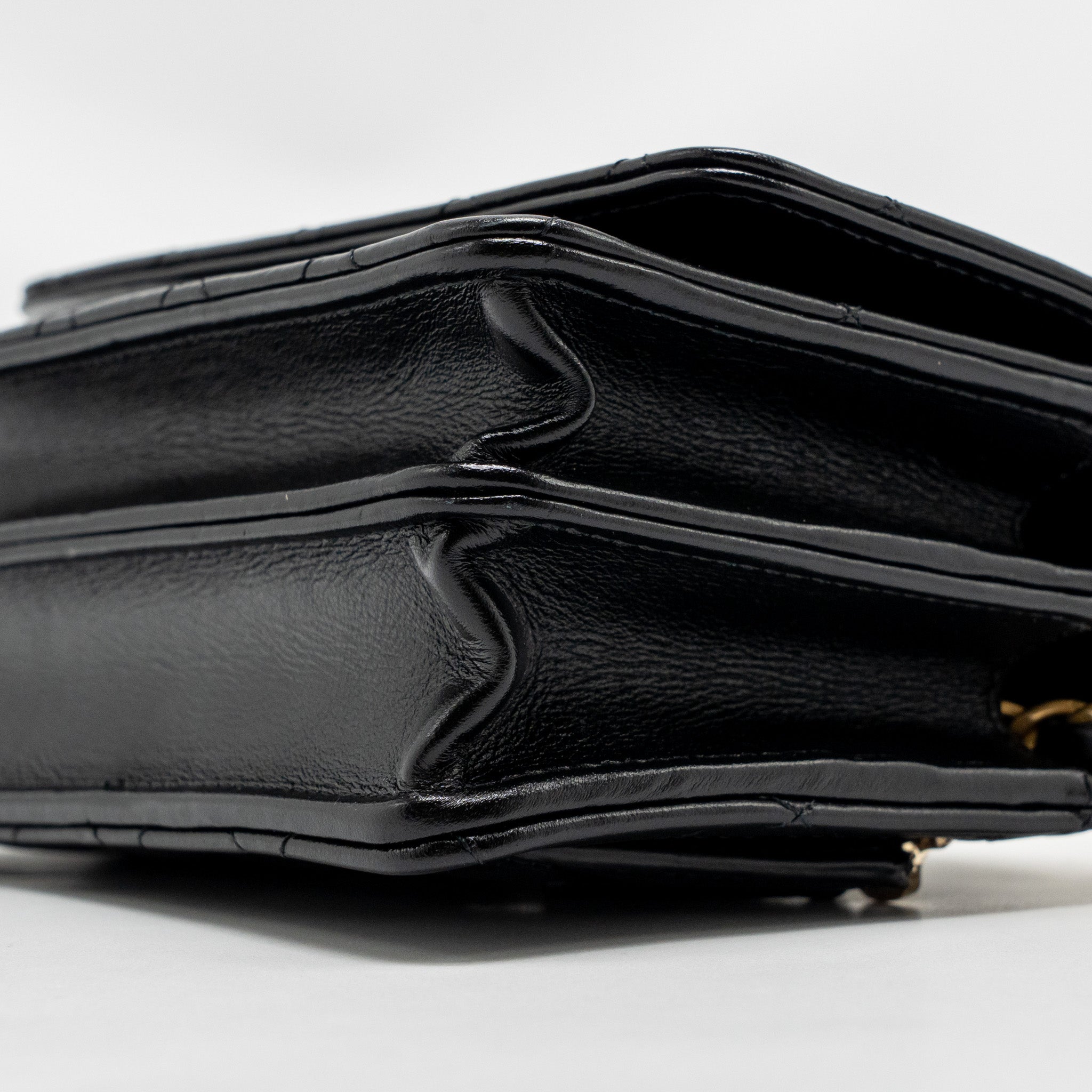 chanel-top-handle-mini-wallet-on-chain-calfskin-black-ghwmicrochip