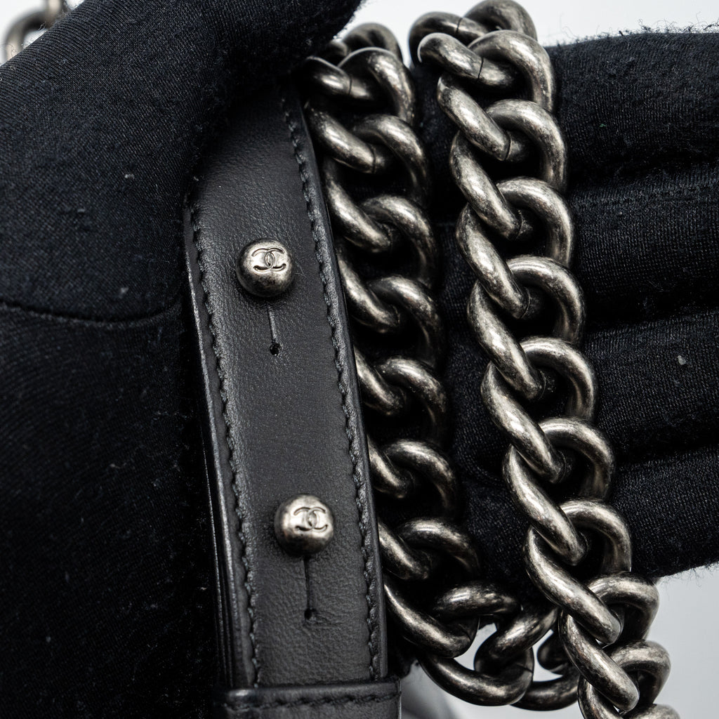 chanel-new-medium-boy-bag-lambskin-black-ruthenium-hardware