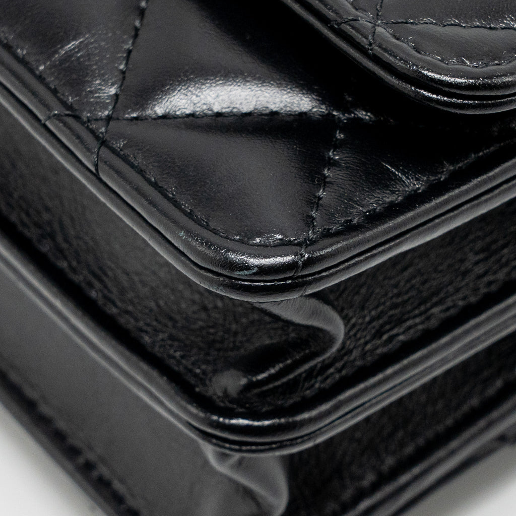 chanel-top-handle-mini-wallet-on-chain-calfskin-black-ghwmicrochip