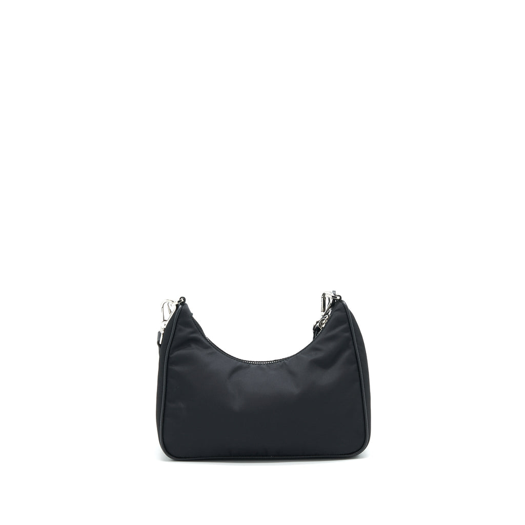 prada-re-edition-2005-nylon-bag-1