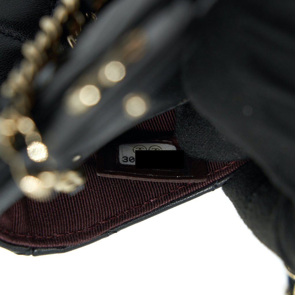 chanel-flap-card-holder-belt-bag-lambskin-chain-black-lghw