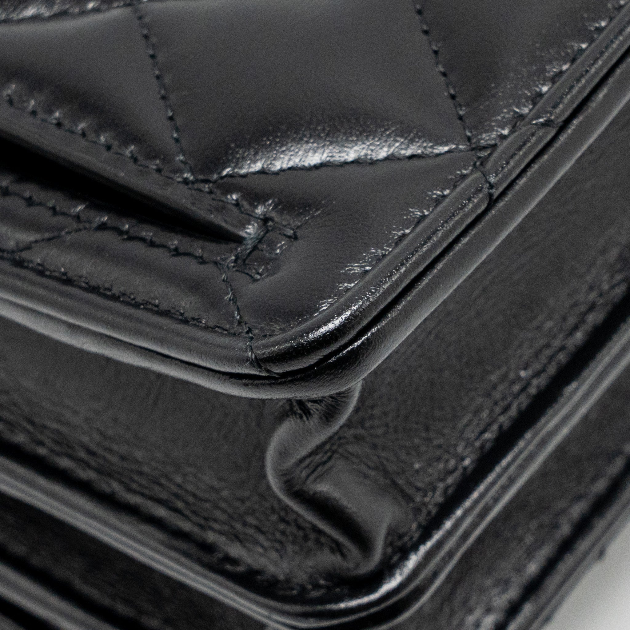 chanel-top-handle-mini-wallet-on-chain-calfskin-black-ghwmicrochip