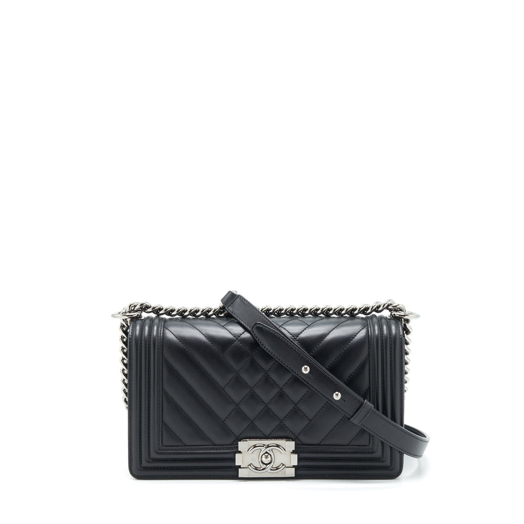 chanel-medium-boy-bag-quilted-and-chevron-calfskin-black-shw