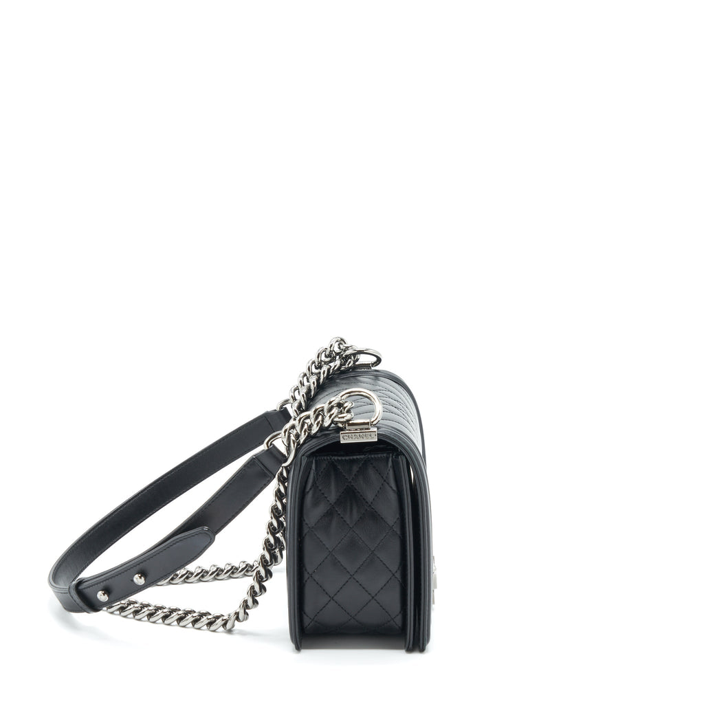 chanel-medium-boy-bag-quilted-and-chevron-calfskin-black-shw