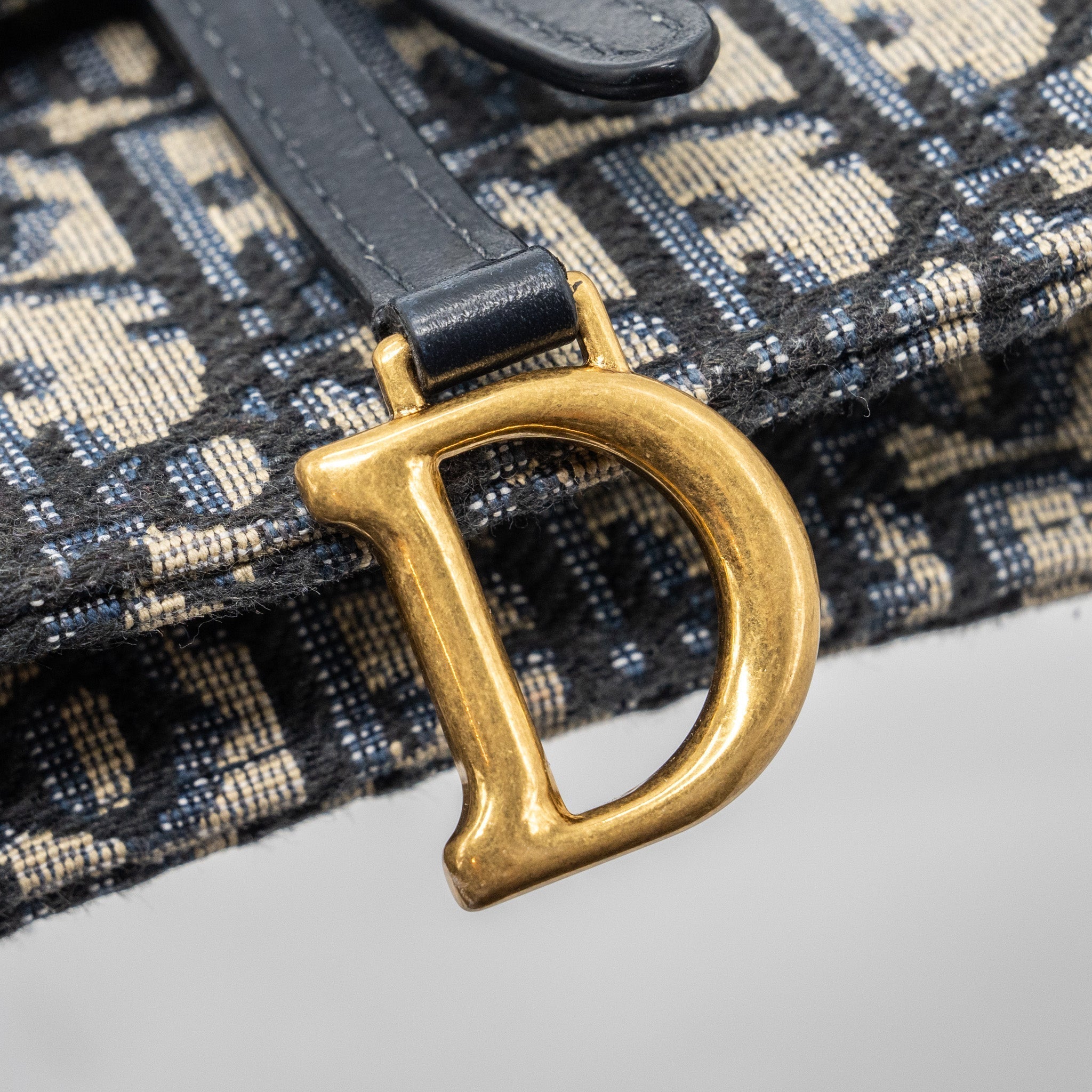 dior-saddle-flap-bag-blue-dior-oblique-embroidery-ghw