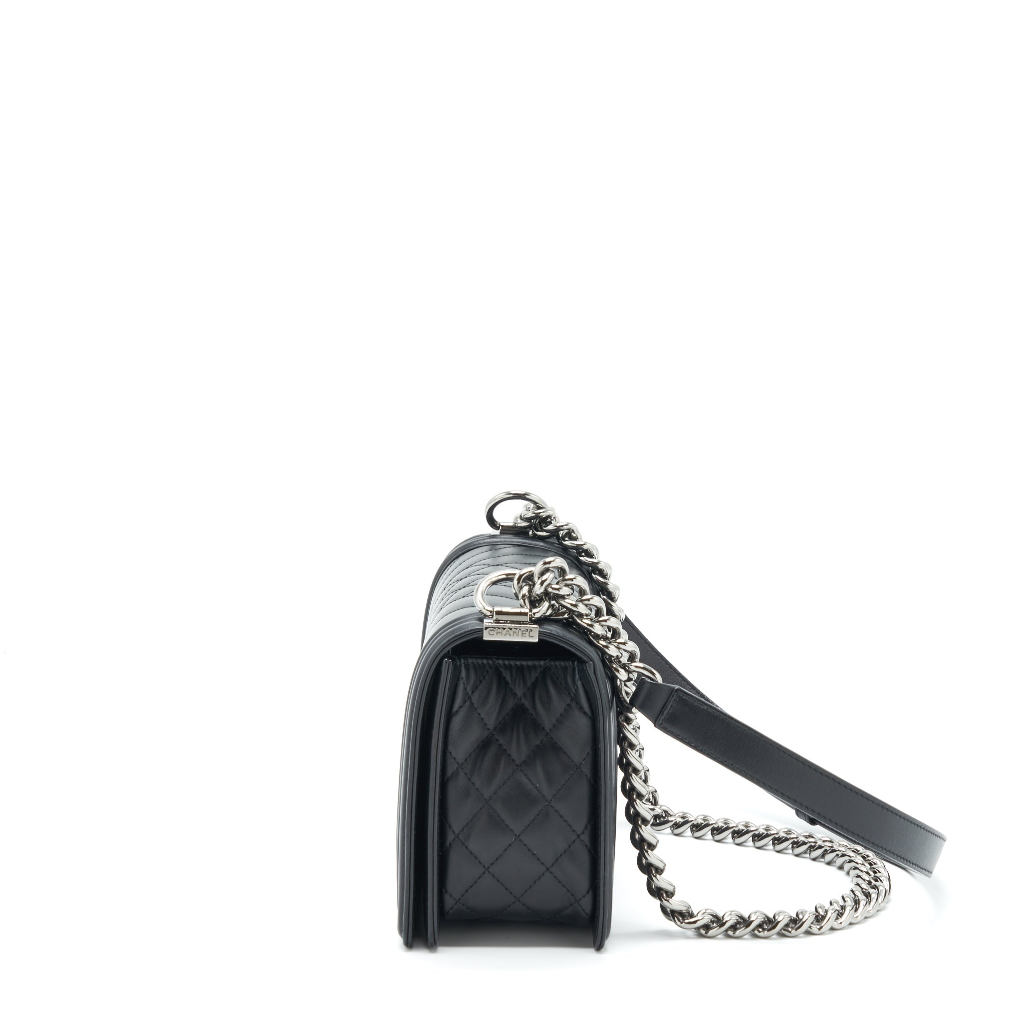 chanel-medium-boy-bag-quilted-and-chevron-calfskin-black-shw