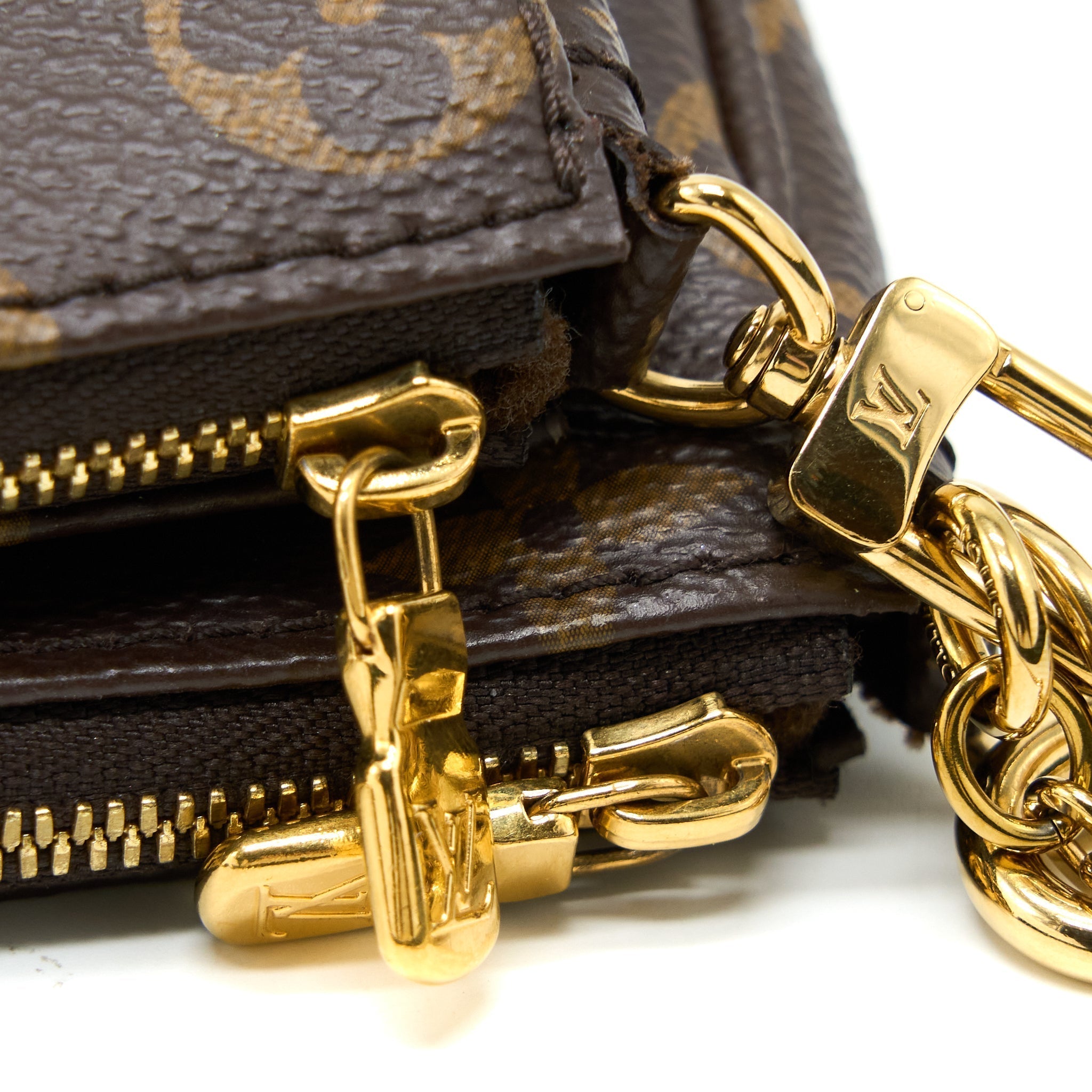 louis-vuitton-multi-pochette-accessories-monogram-canvas-with-khaki-strap-ghw
