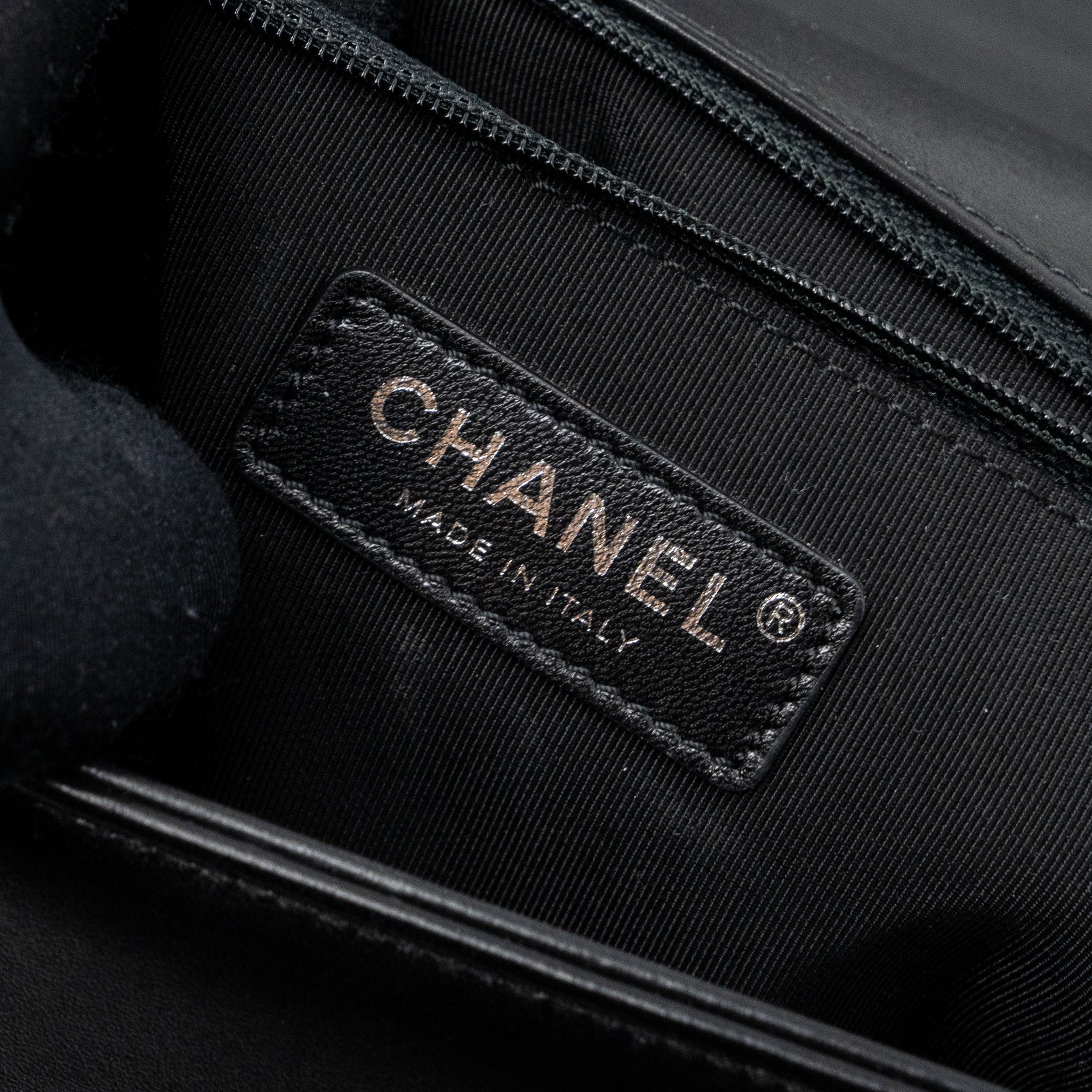chanel-new-medium-boy-bag-lambskin-black-ruthenium-hardware