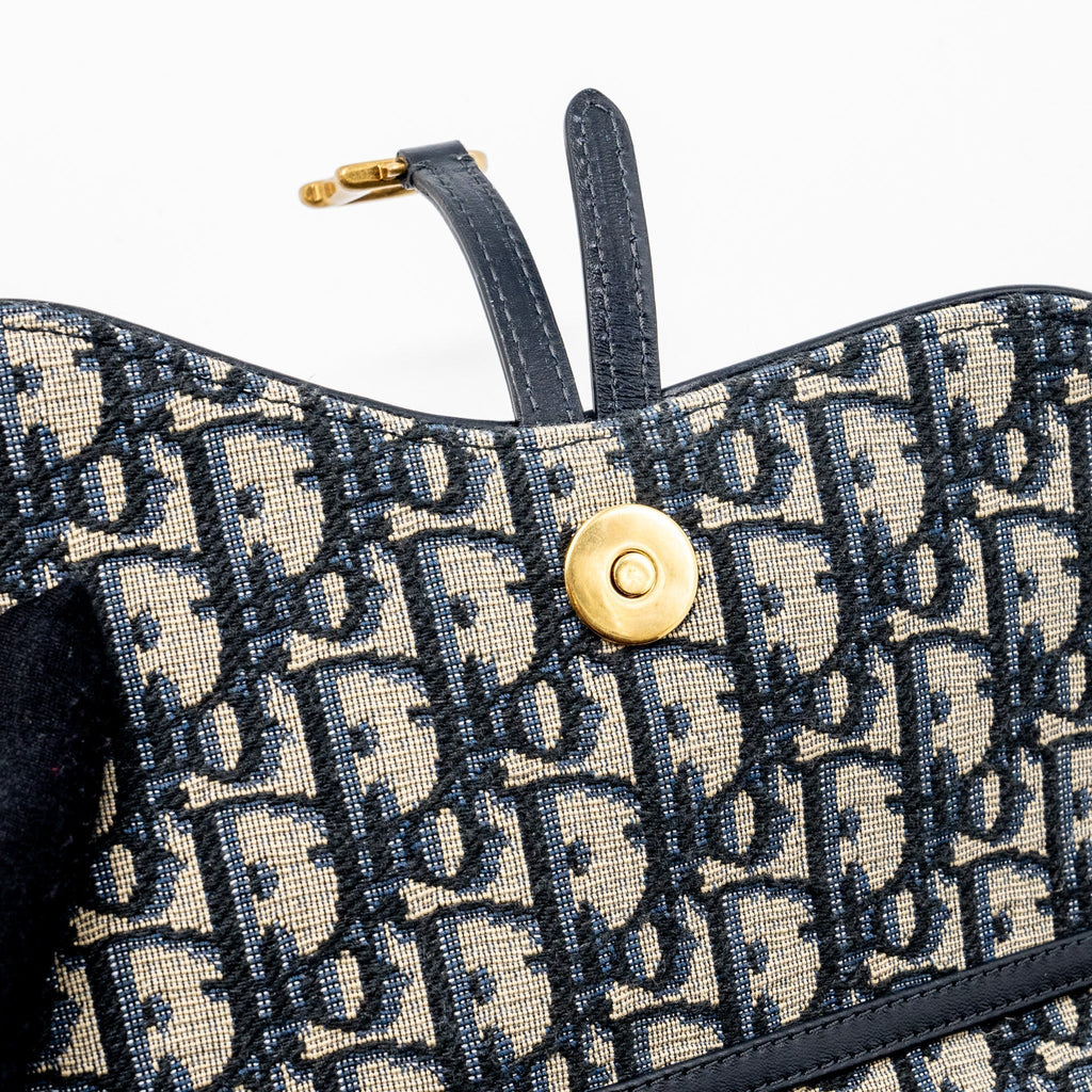 dior-saddle-flap-bag-blue-dior-oblique-embroidery-ghw