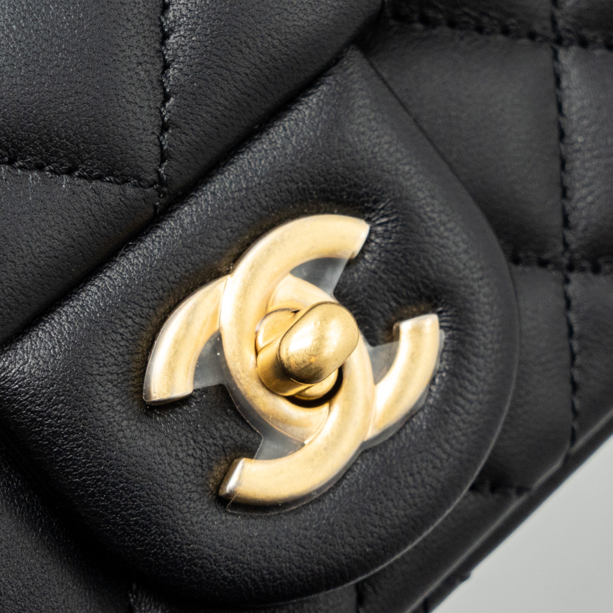 chanel-23k-pearl-crush-mini-rectangular-flap-bag-lambskin-black-ghw-microchip-1