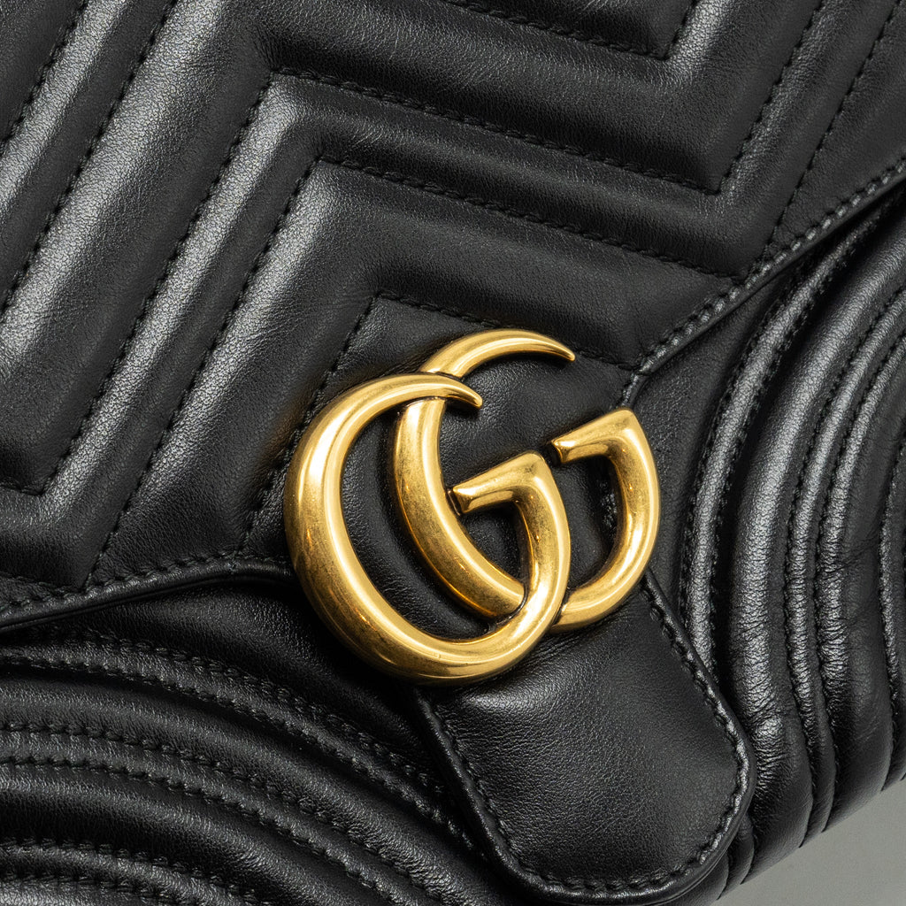 gucci-gg-marmont-zip-around-top-handle-camera-bag-calfskin-black-ghw