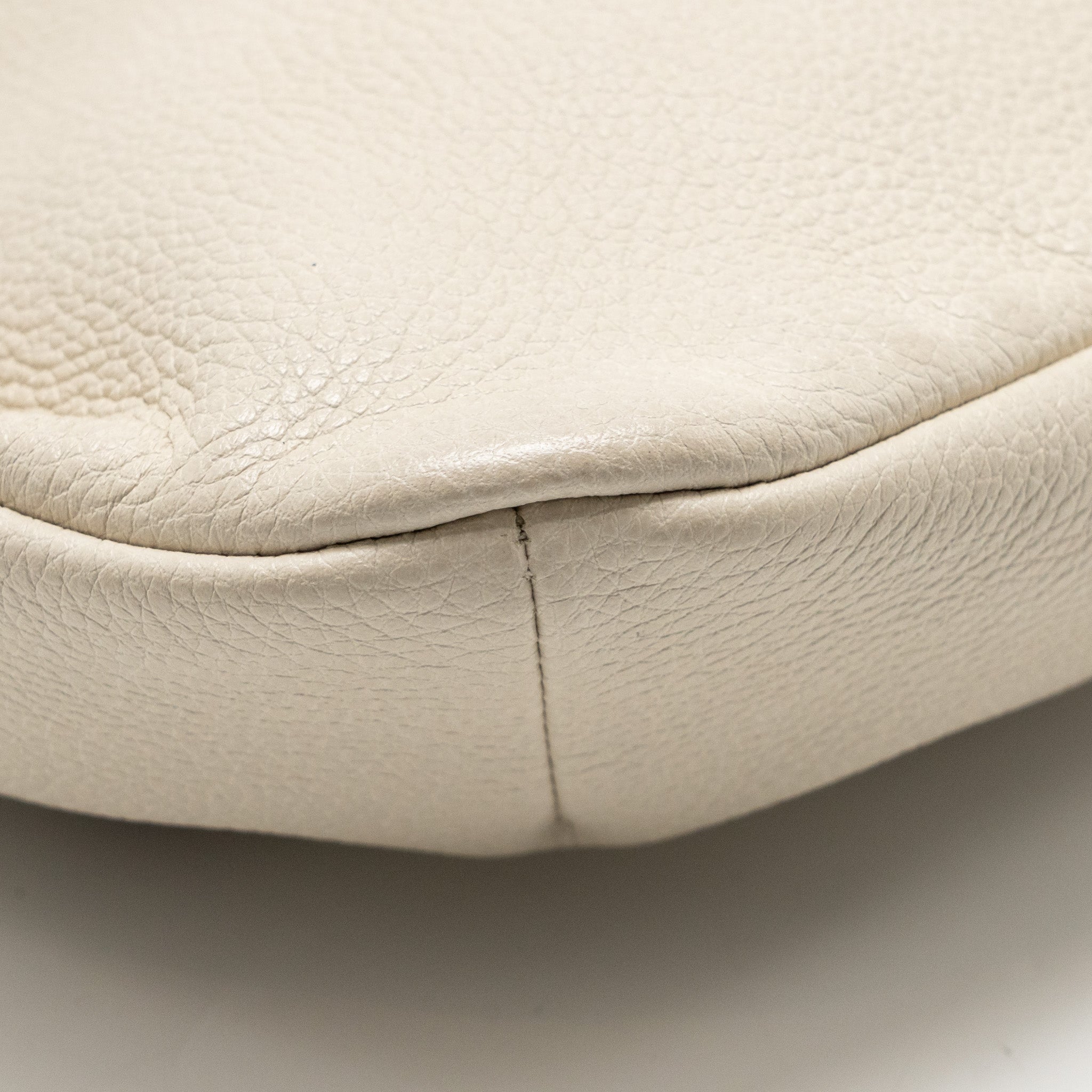 gucci-logo-print-belt-bag-calfskin-white-ghw-1