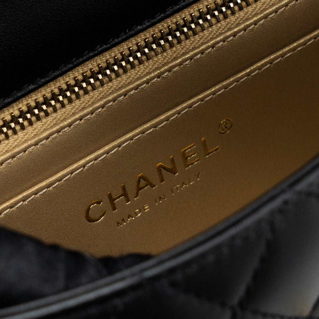 chanel-23k-pearl-crush-mini-rectangular-flap-bag-lambskin-black-ghw-microchip-1