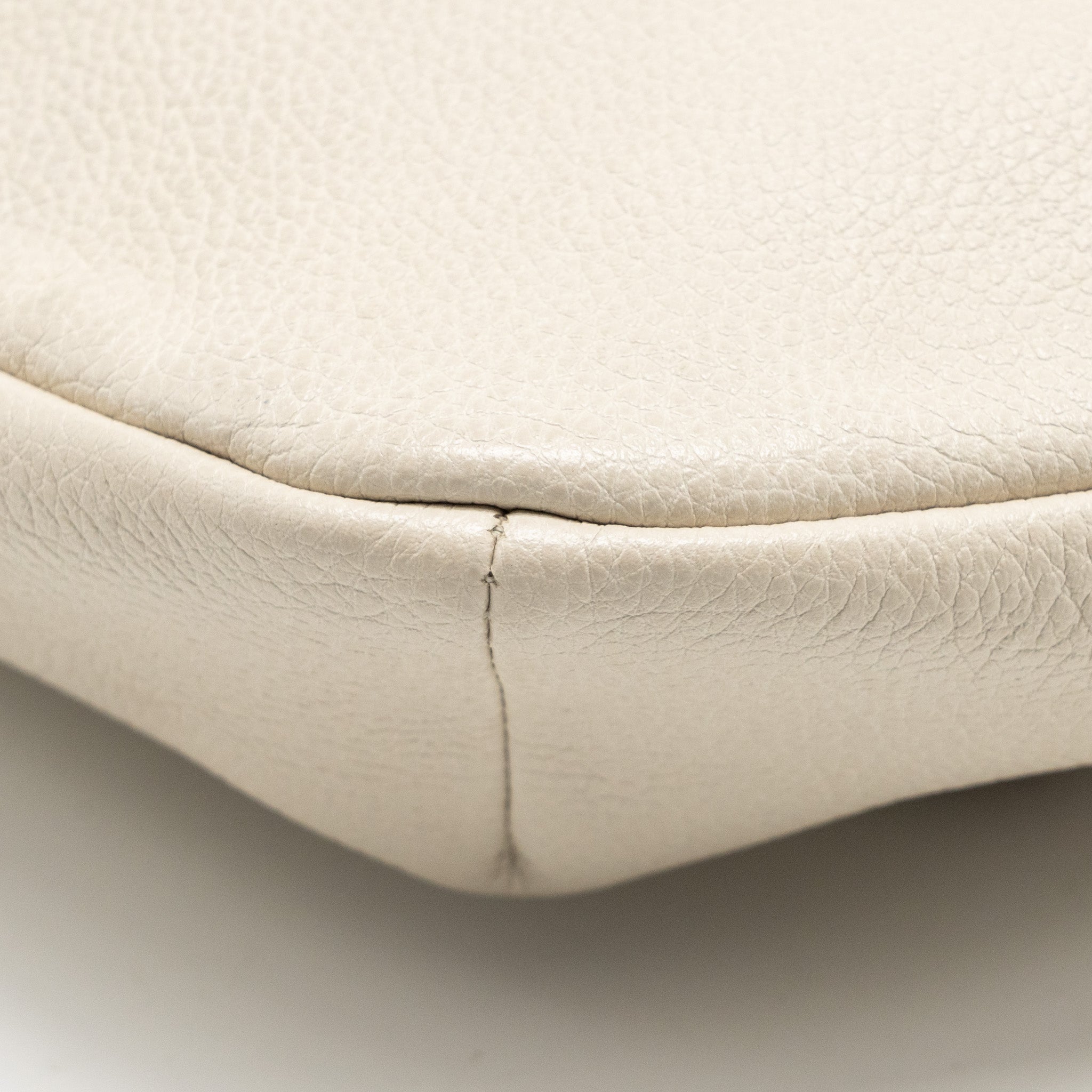 gucci-logo-print-belt-bag-calfskin-white-ghw-1