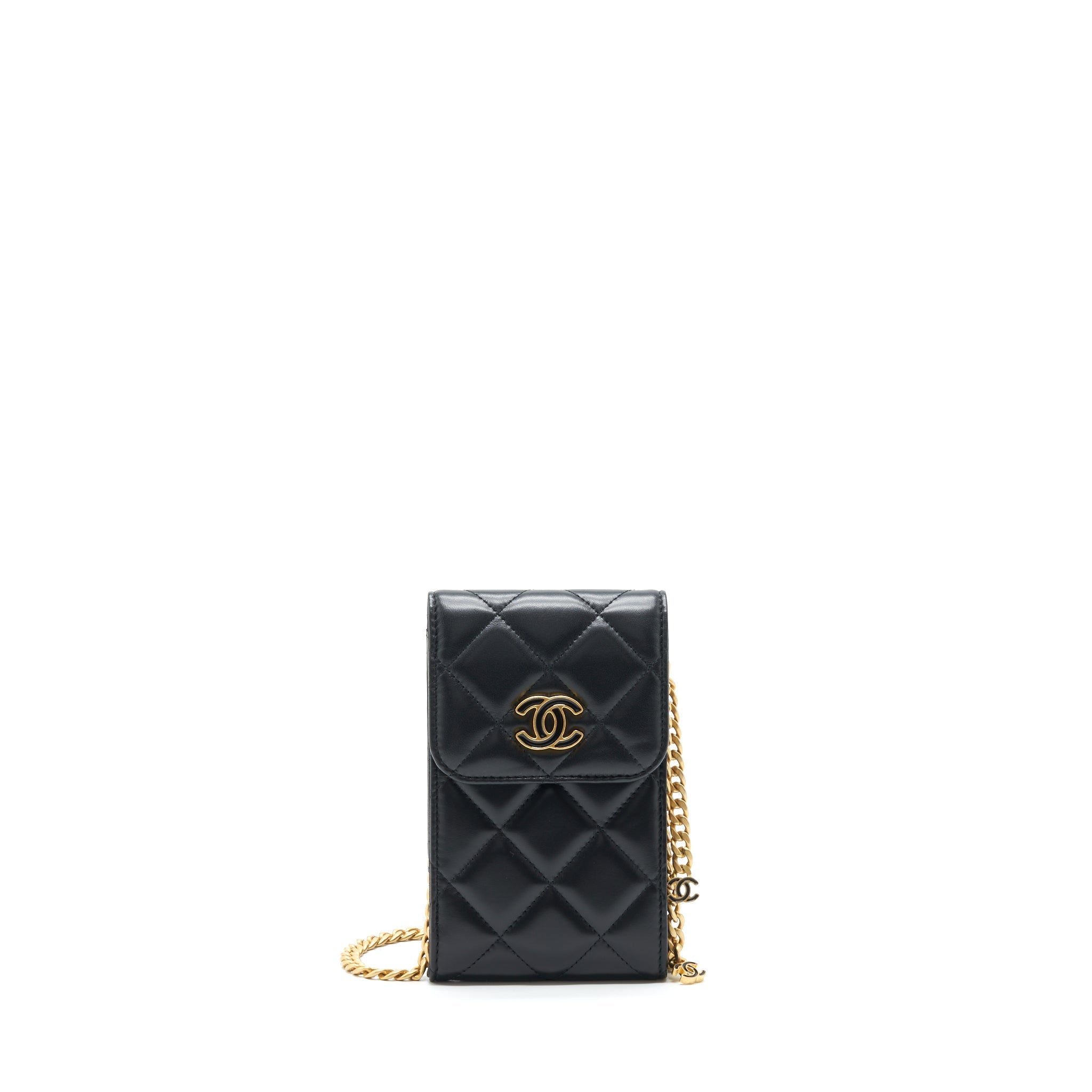 chanel-22p-vertical-mini-flap-phone-case-lambskin-black-with-enamel-and-gold-hardware