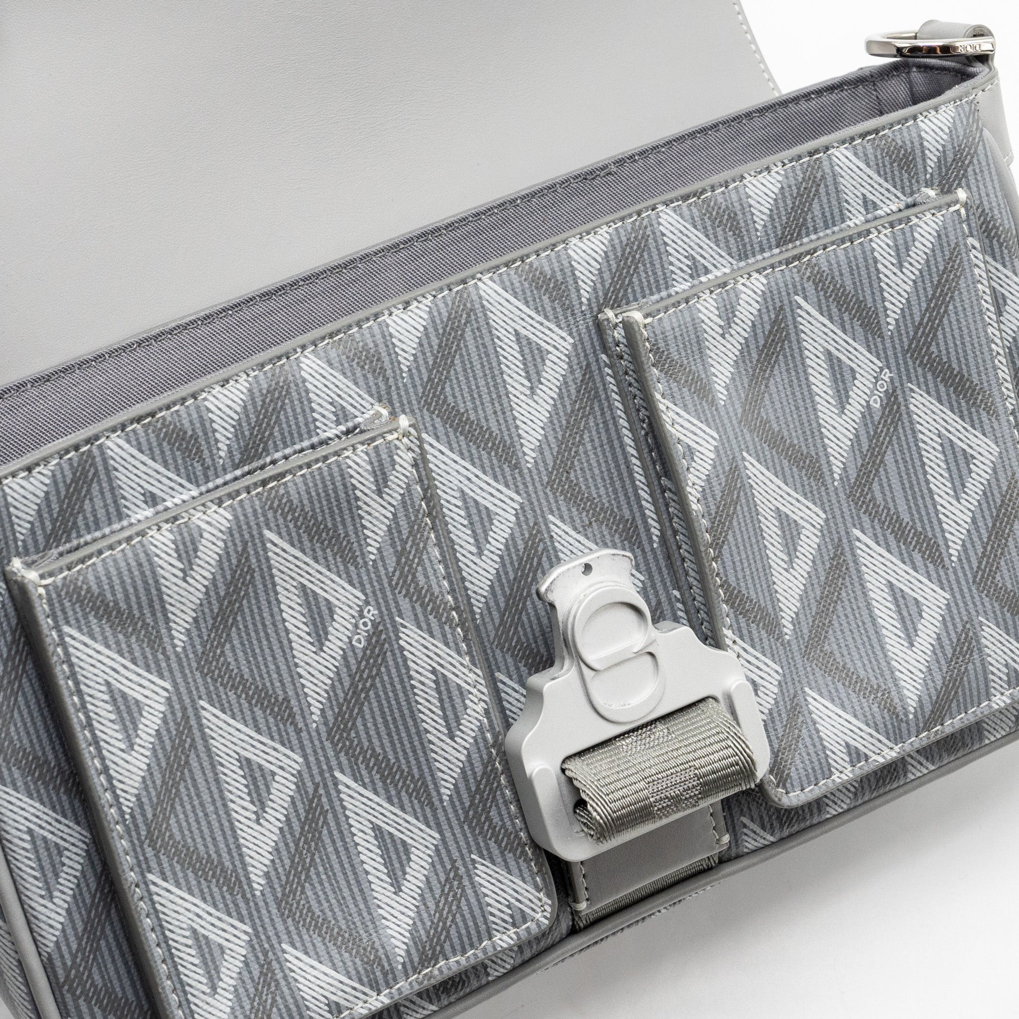 dior-hit-the-road-bag-with-strap-dior-cd-diamond-canvas-grey-with-multicolour-hardware