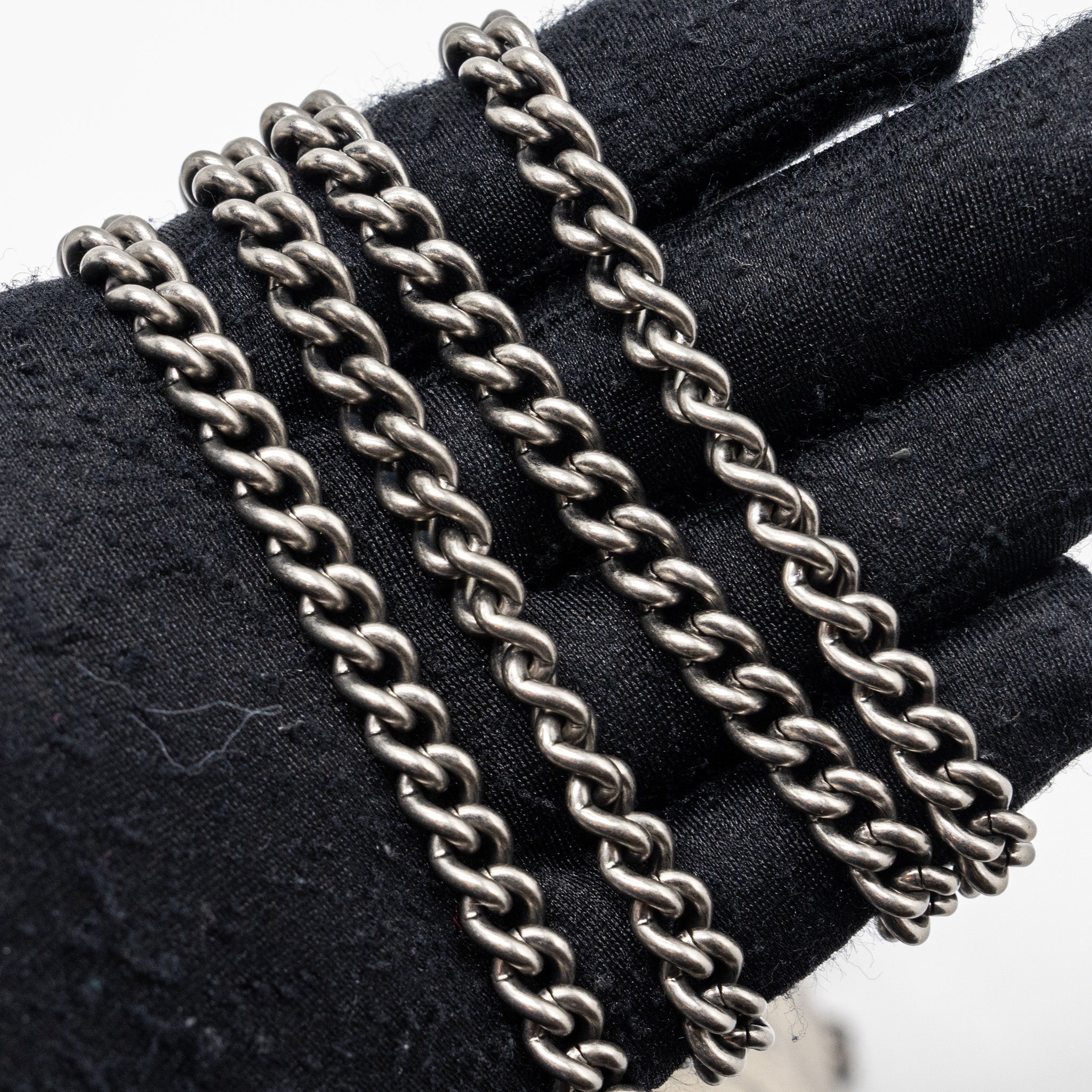 gucci-dionysus-super-mini-gg-supreme-canvas-suede-ruthenium-silver-hardware