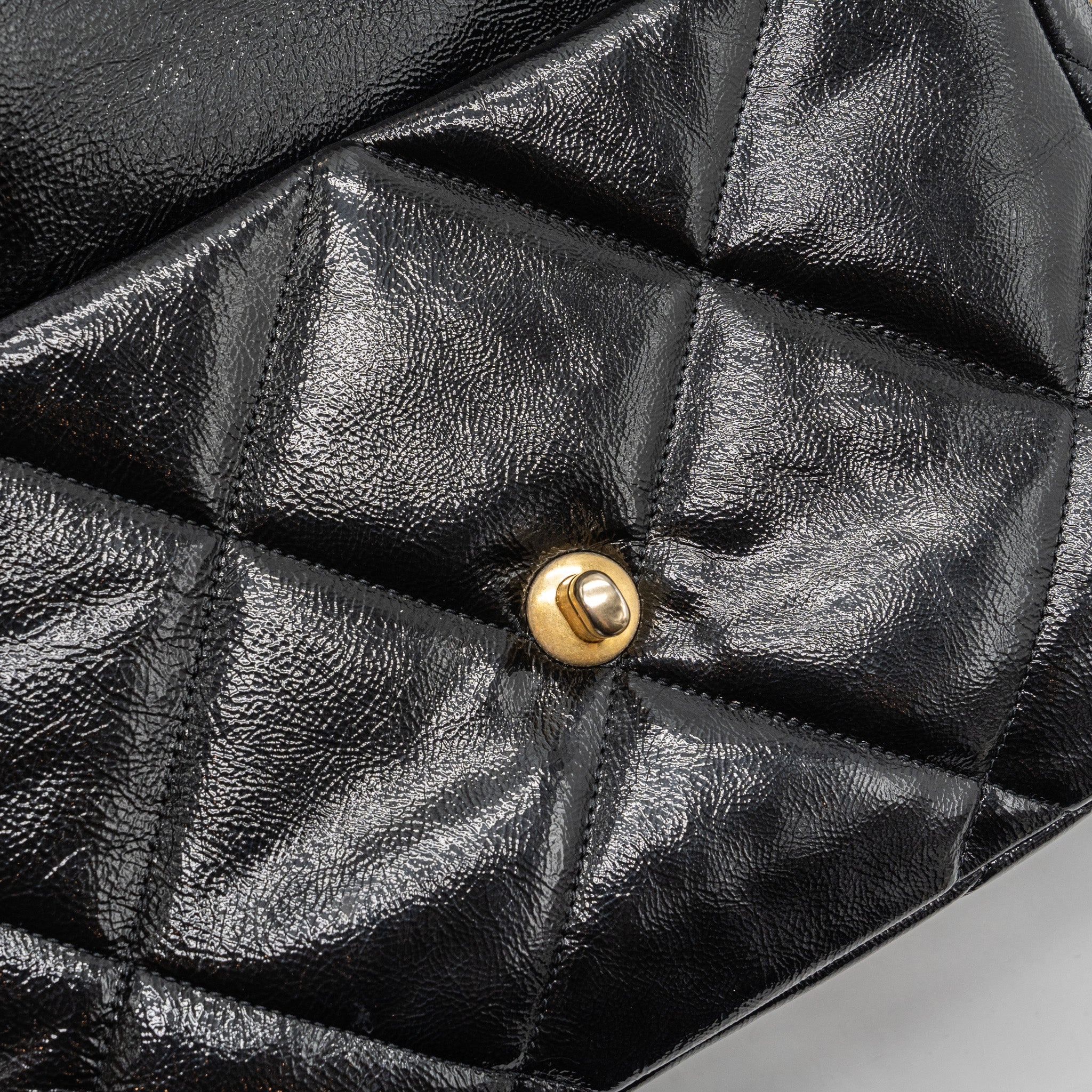 chanel-medium-19-bag-shiny-calfskin-black-multicolor-hardware