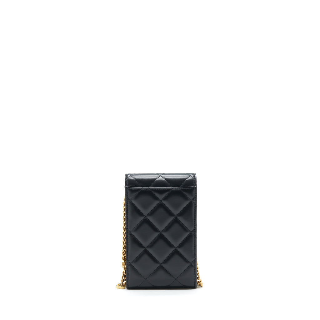 chanel-22p-vertical-mini-flap-phone-case-lambskin-black-with-enamel-and-gold-hardware