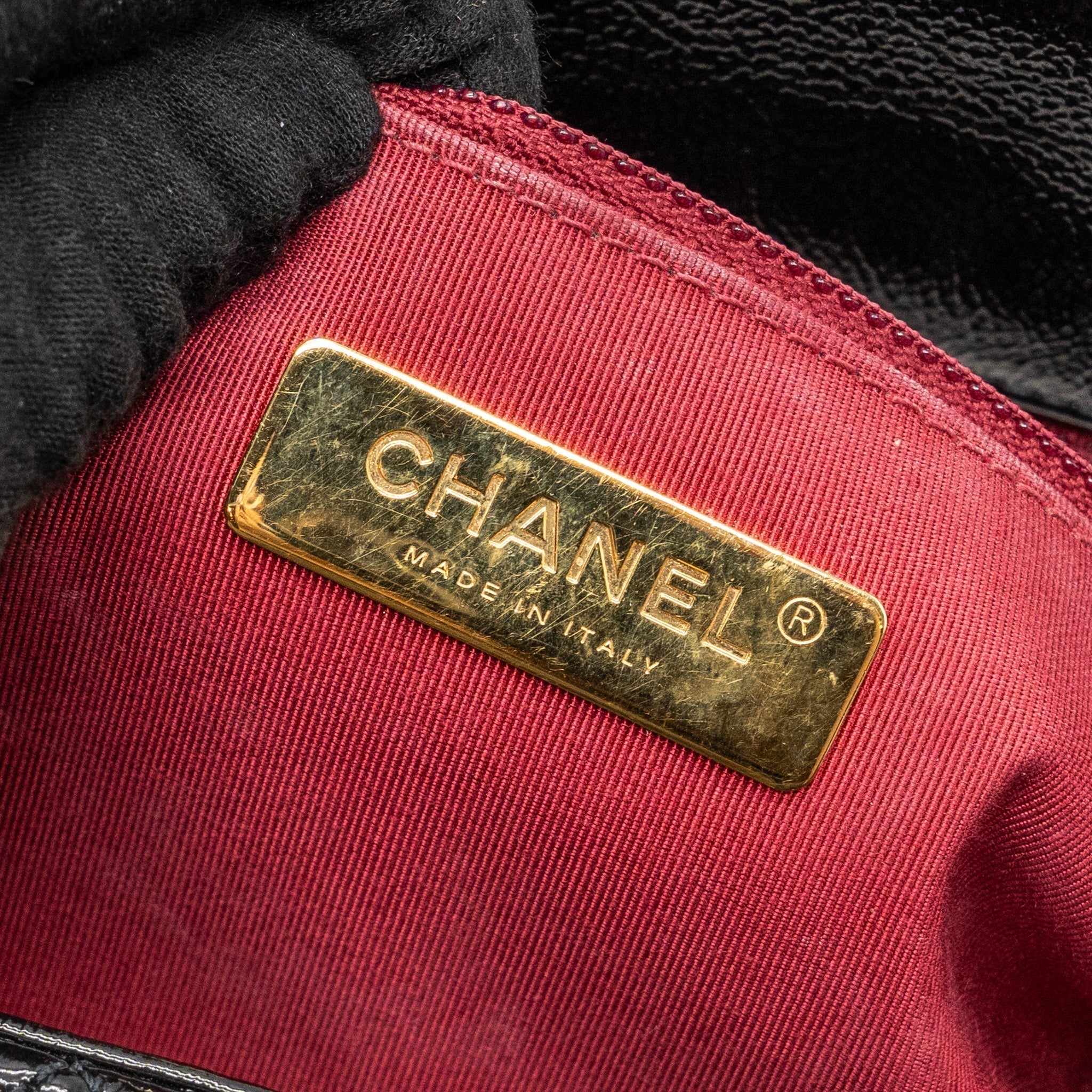 chanel-medium-19-bag-shiny-calfskin-black-multicolor-hardware