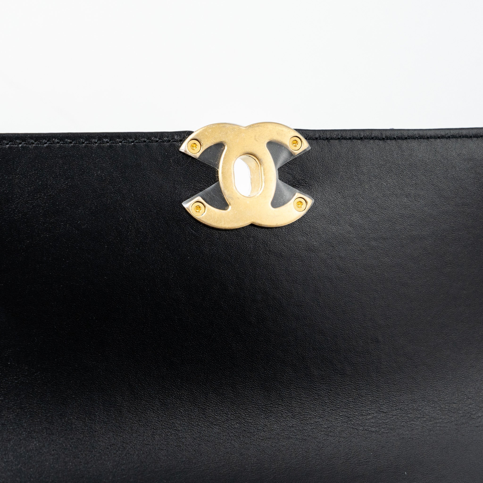 chanel-24c-gold-crush-mini-flap-bag-calfskin-black-ghw-microchip