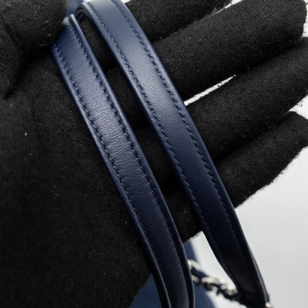 chanel-deauville-tote-bag-canvas-navy-shw-microchip