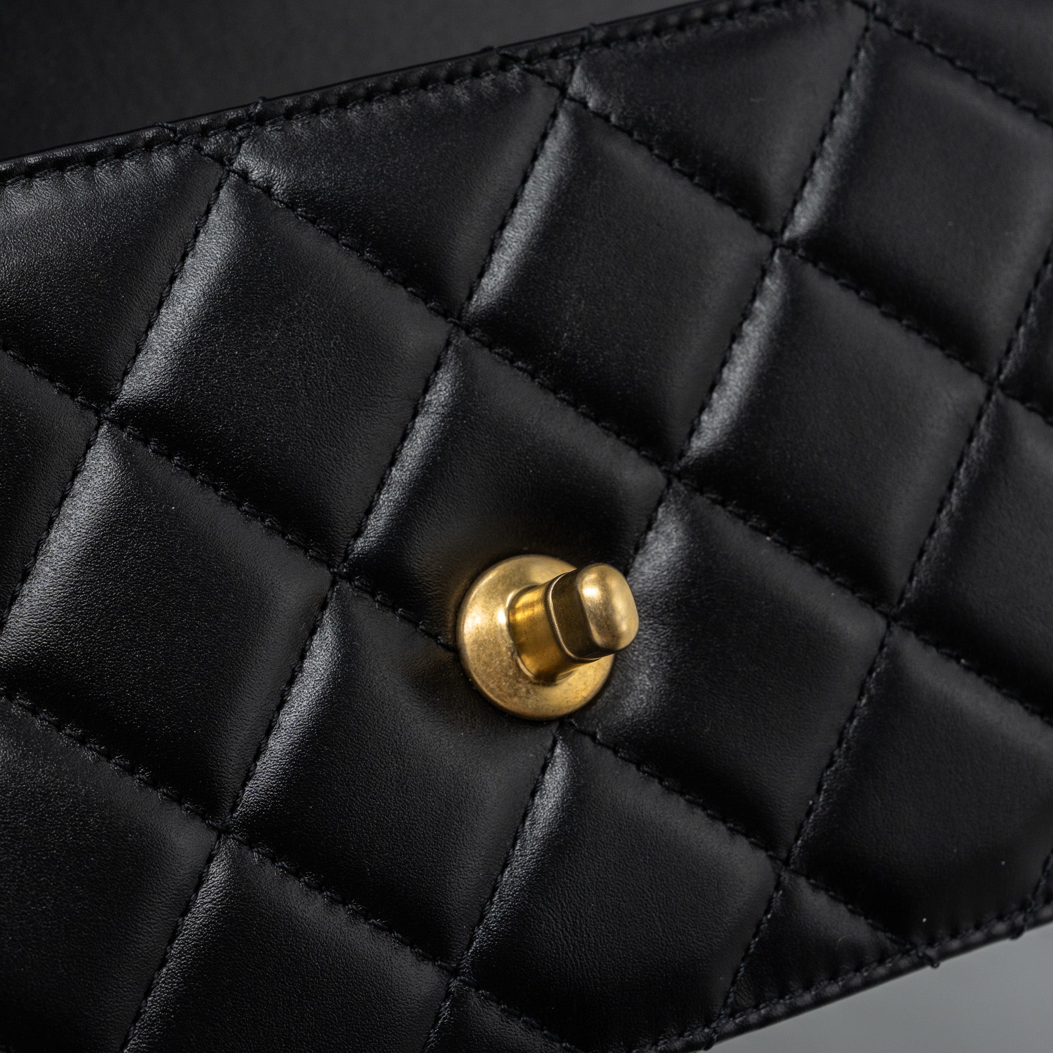 chanel-24c-gold-crush-mini-flap-bag-calfskin-black-ghw-microchip