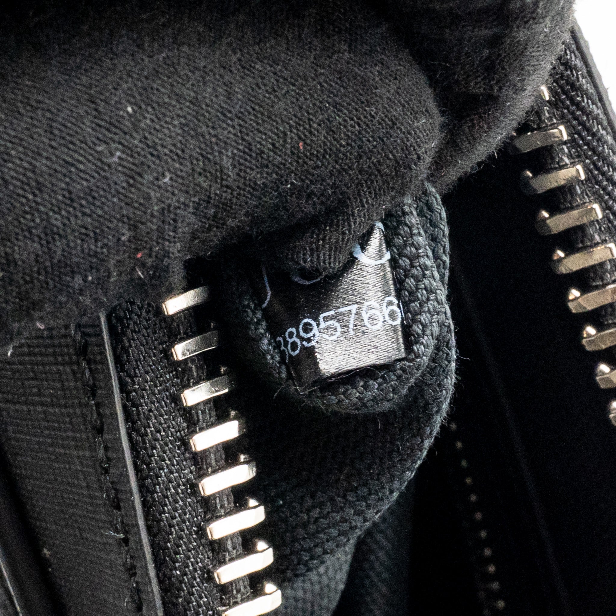 gucci-belt-waist-bag-gg-supreme-canvas-black-multicolour-shw