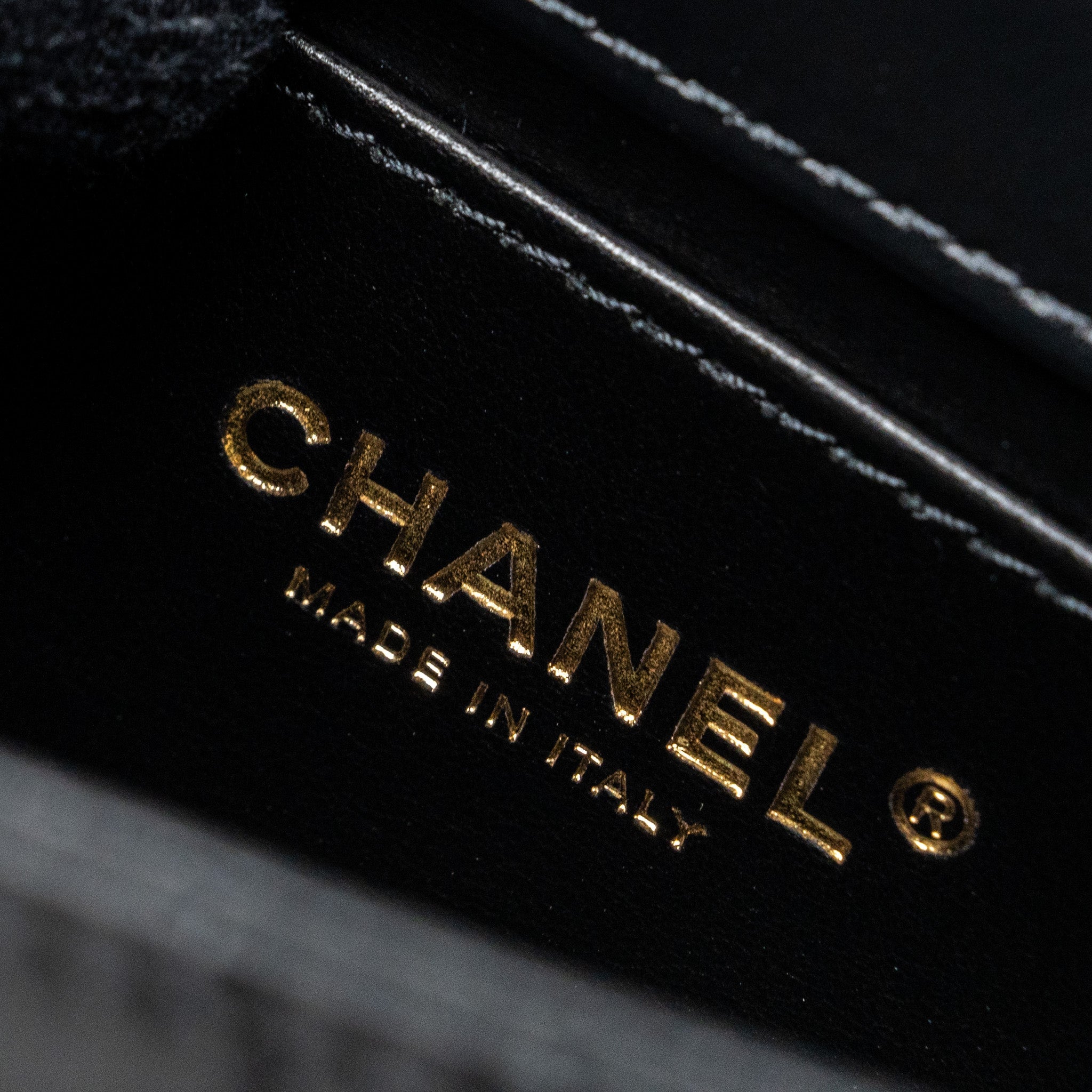 chanel-24c-gold-crush-mini-flap-bag-calfskin-black-ghw-microchip