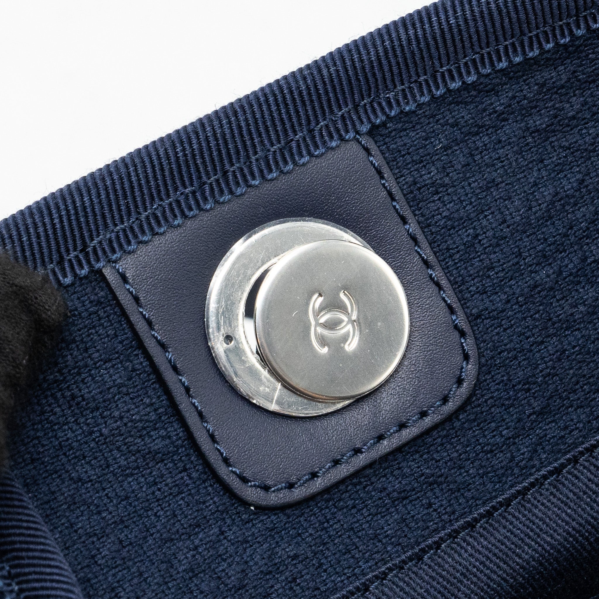 chanel-deauville-tote-bag-canvas-navy-shw-microchip